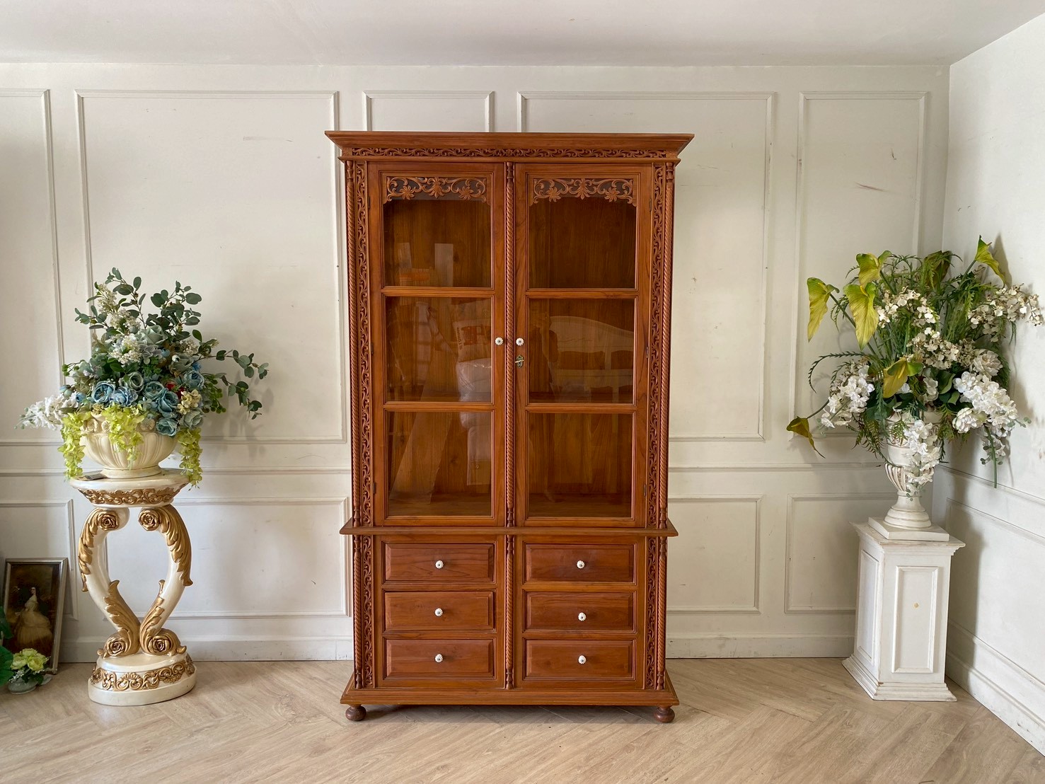 ตู้ไม้สัก กระจก 2 บานเปิด 6 ลิ้นชัก สไตล์วินเทจ (1)