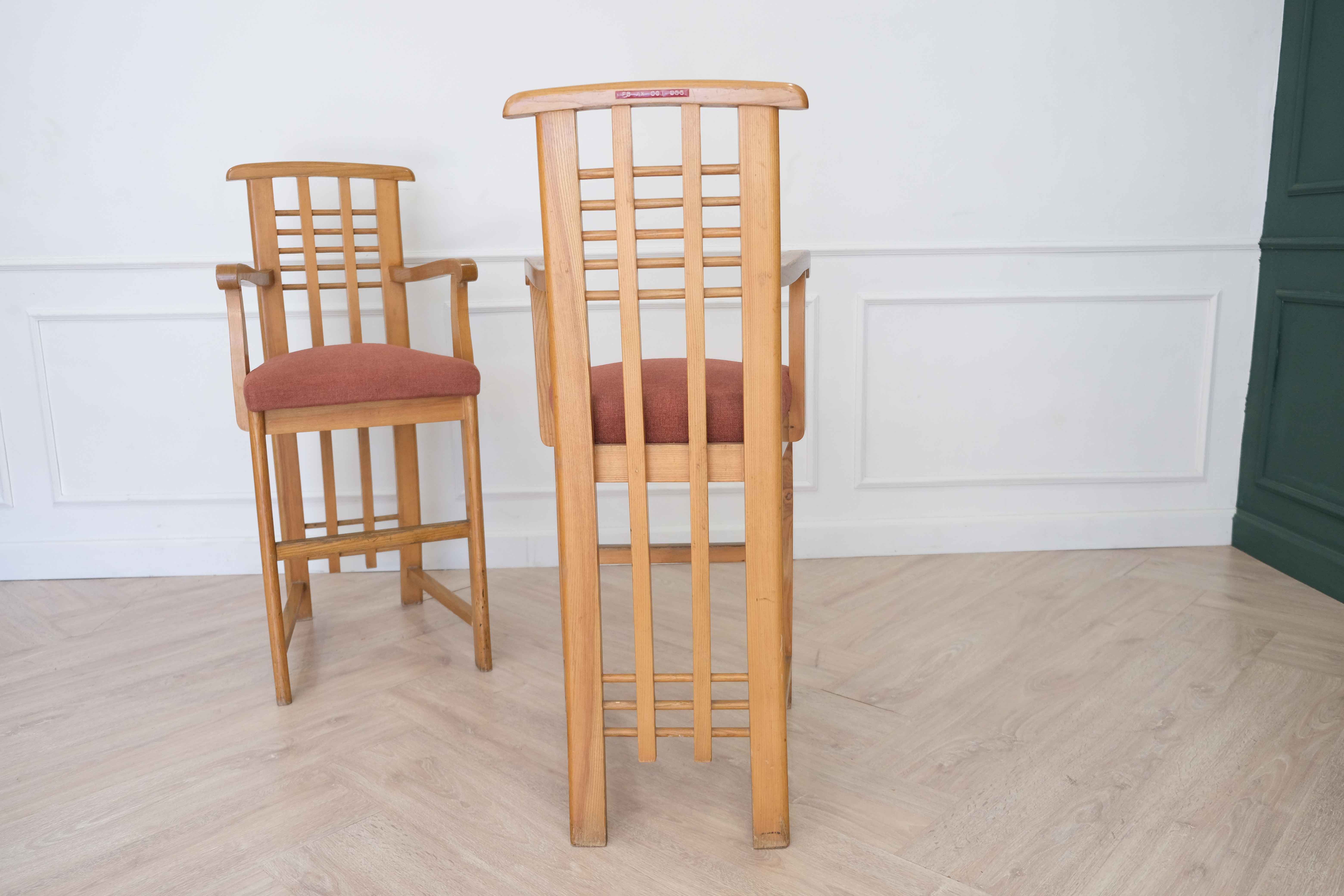 เก้าอี้เด็ก โครงไม้ (ที่นั่งสูง) เบาะผ้าสีส้มอิฐ (2)