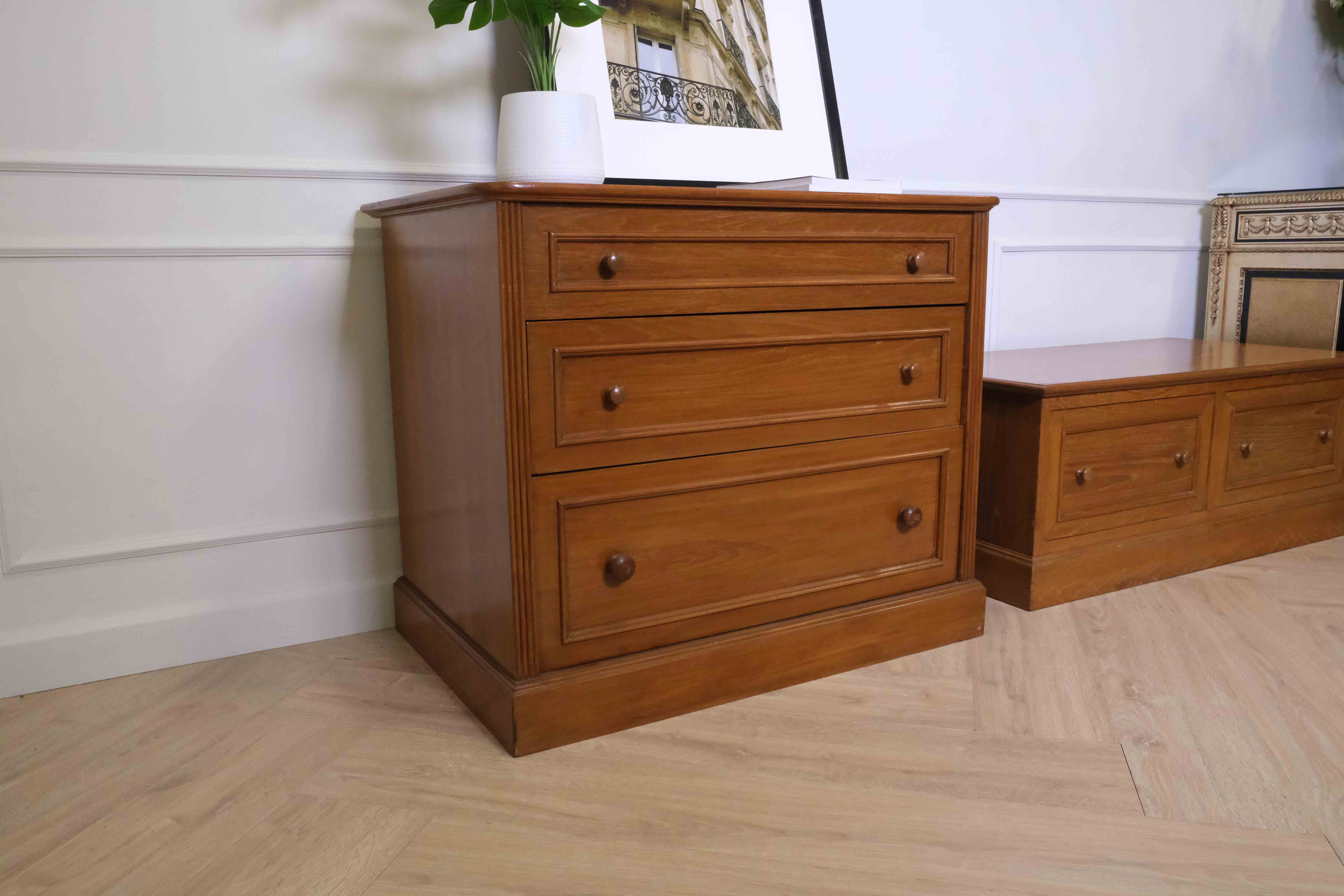 ตู้โครงไม้สัก 3 ลิ้นชัก โต๊ะวางทีวีโครงไม้สัก 3 ลิ้นชัก (2)