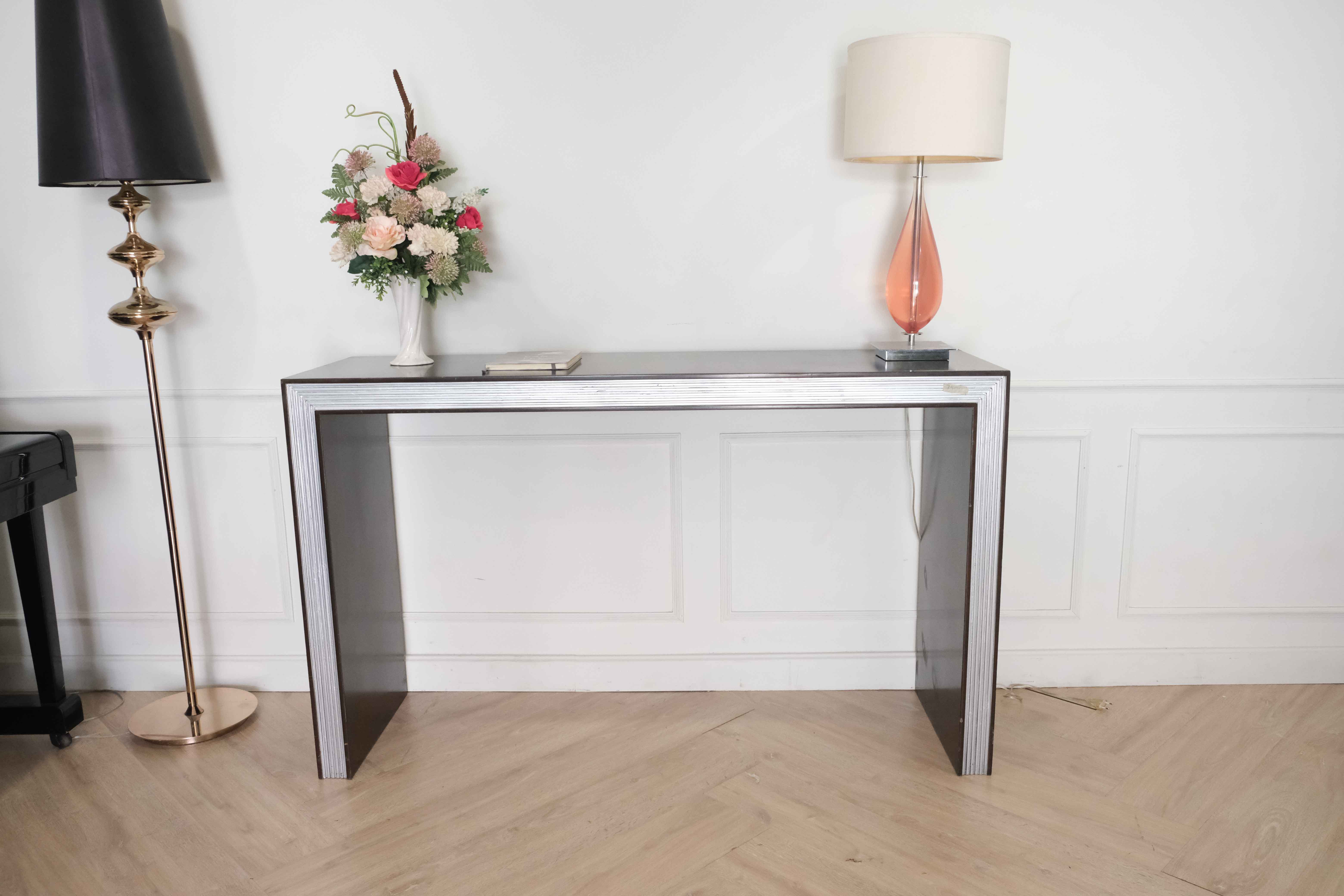 Display table, decorative home display table, multipurpose table, wooden frame, hotel-grade craftsmanship.