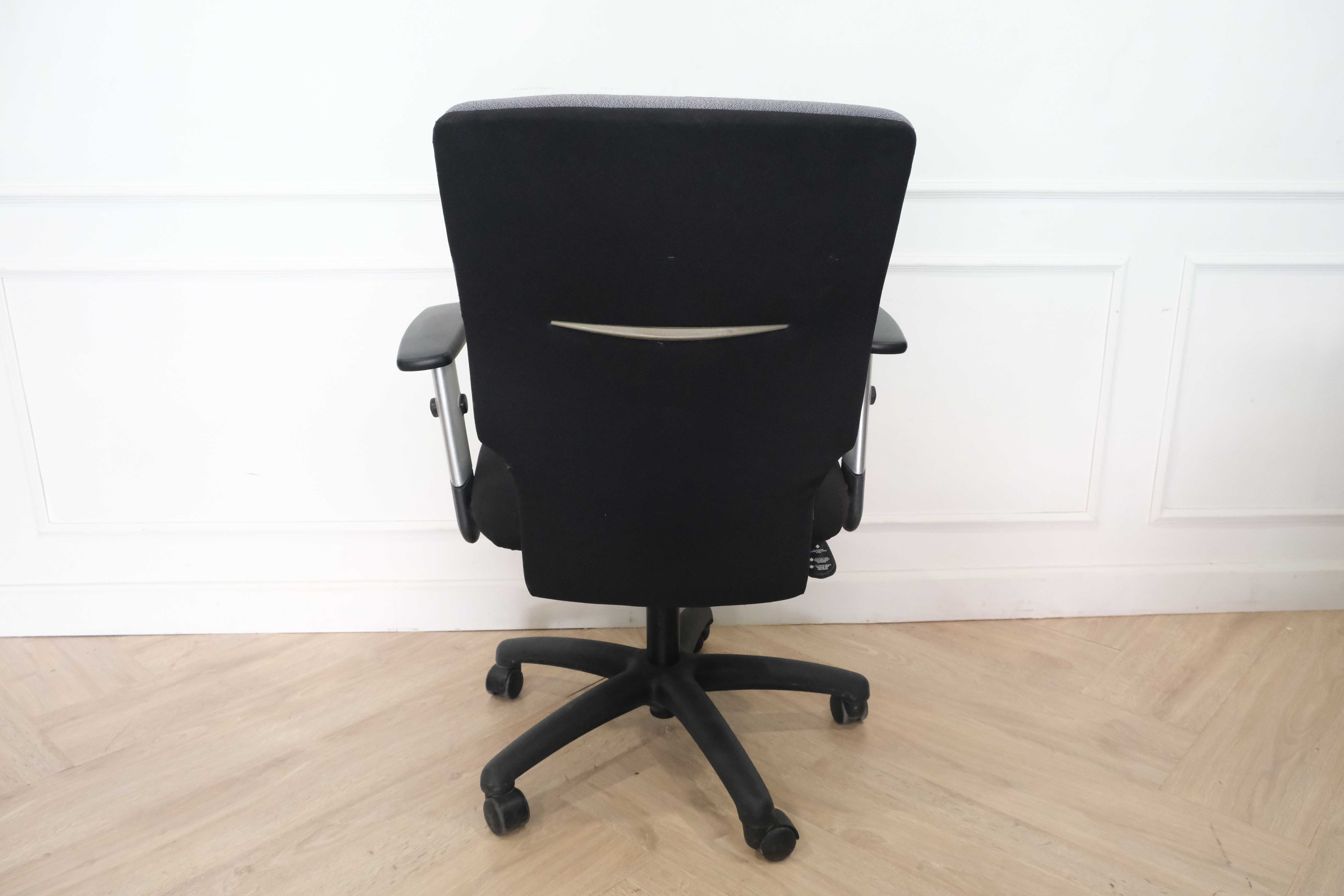 เก้าอี้สำนักงาน เบาะผ้า ดำ-เทา perfect (1)