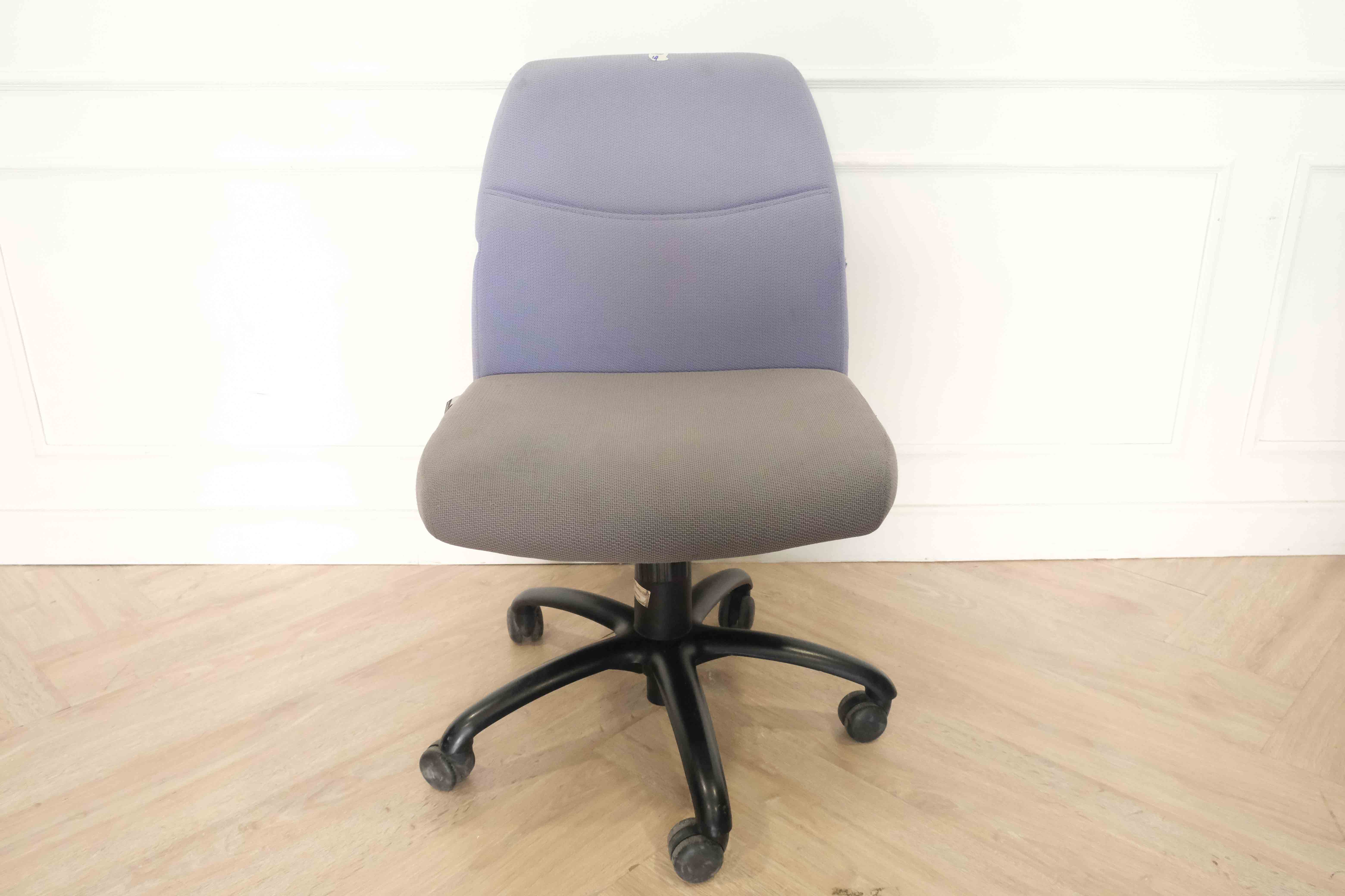 เก้าอี้สำนักงาน เบาะผ้า modernform (1)