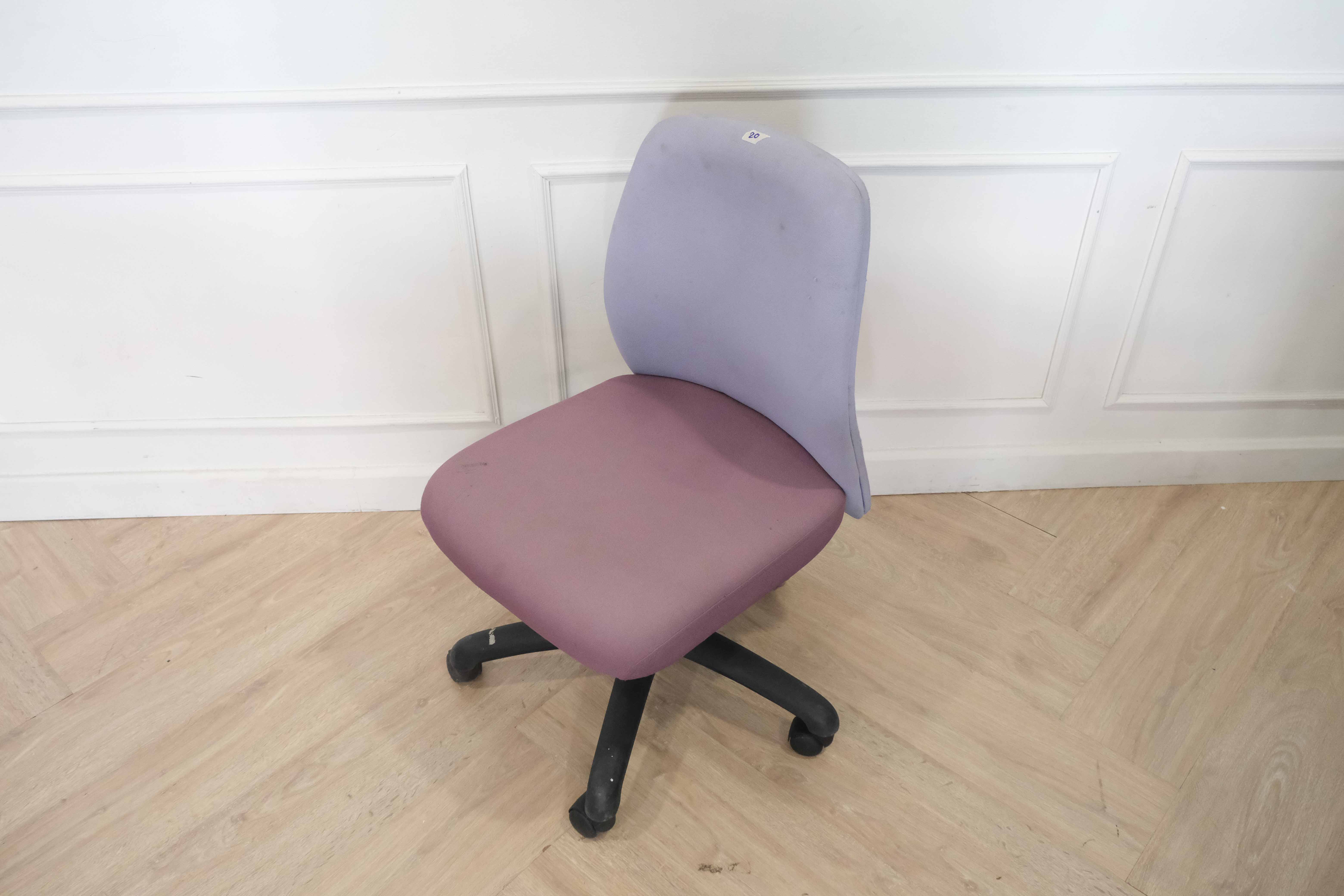 เก้าอี้สำนักงาน เบาะผ้า rockworth สีม่วง (1)