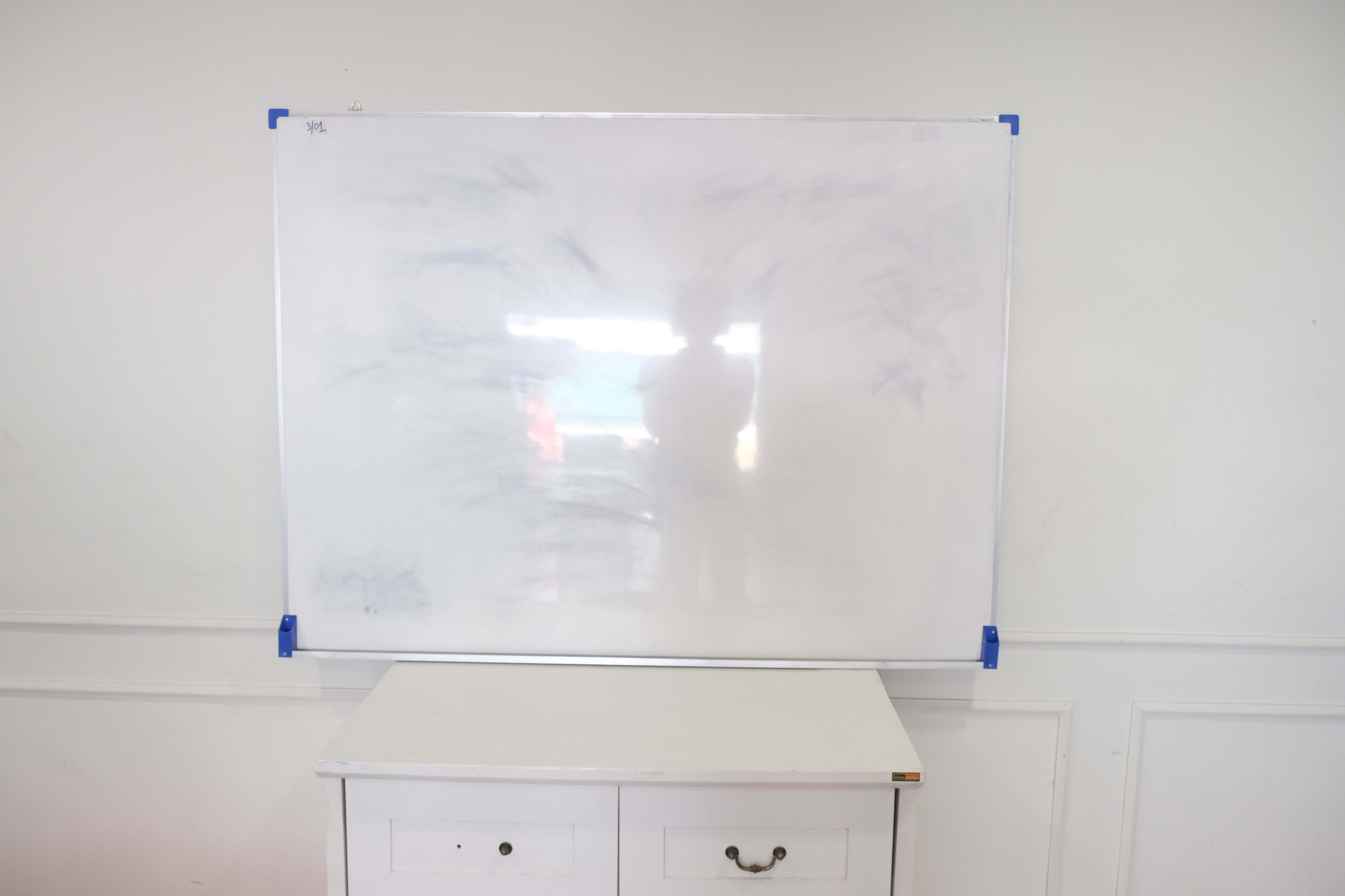 ไวท์บอร์ด กระดานไวท์บอร์ด 120 x 90 cm (1)