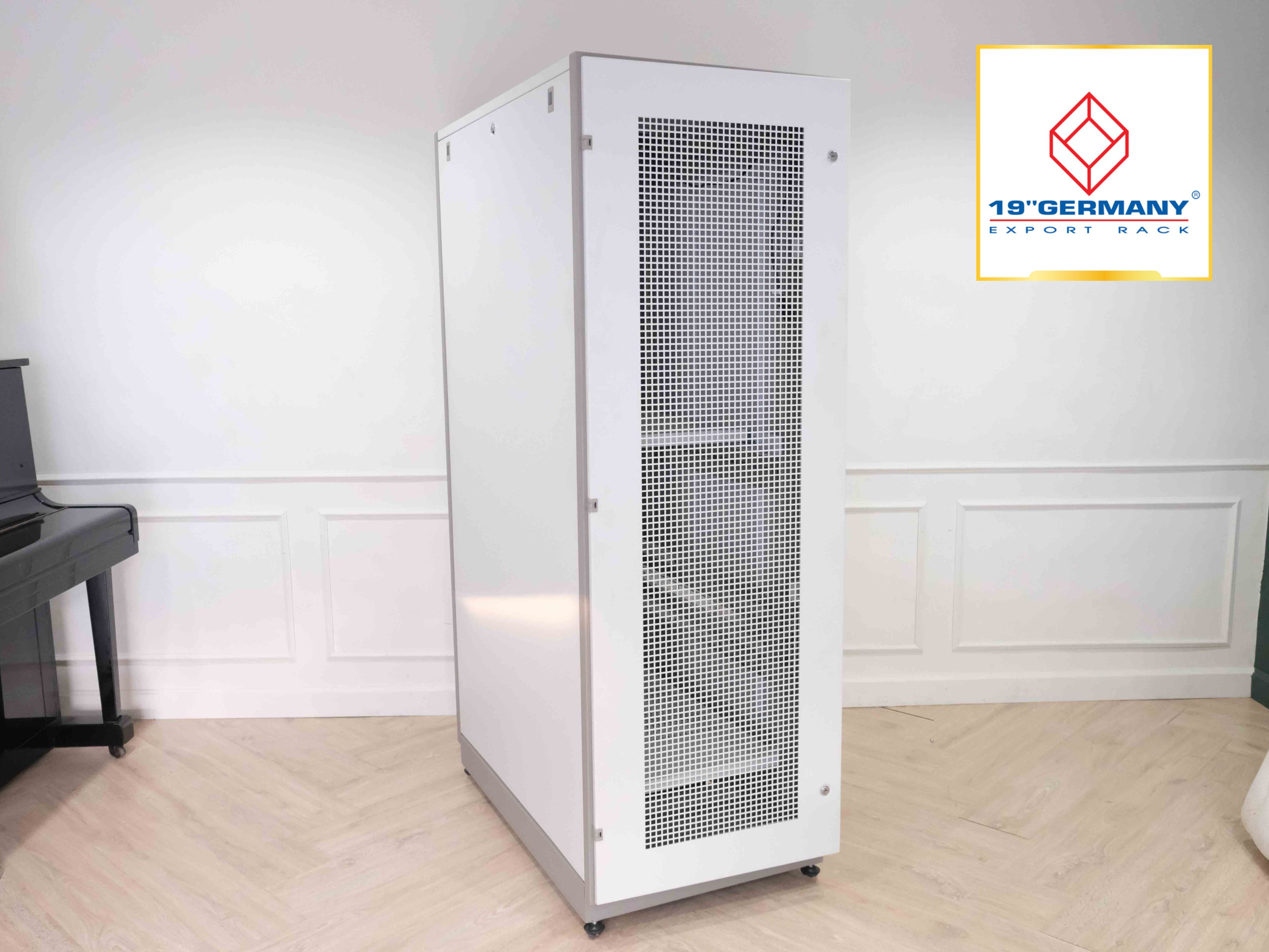 19" Germany Server Rack ตู้ Server Rack สูง 180 cm ตู้เสริฟเวอร์โครงเหล็กสีขาว ตู้แร็ค IT  แบบมีล้อ(1)
