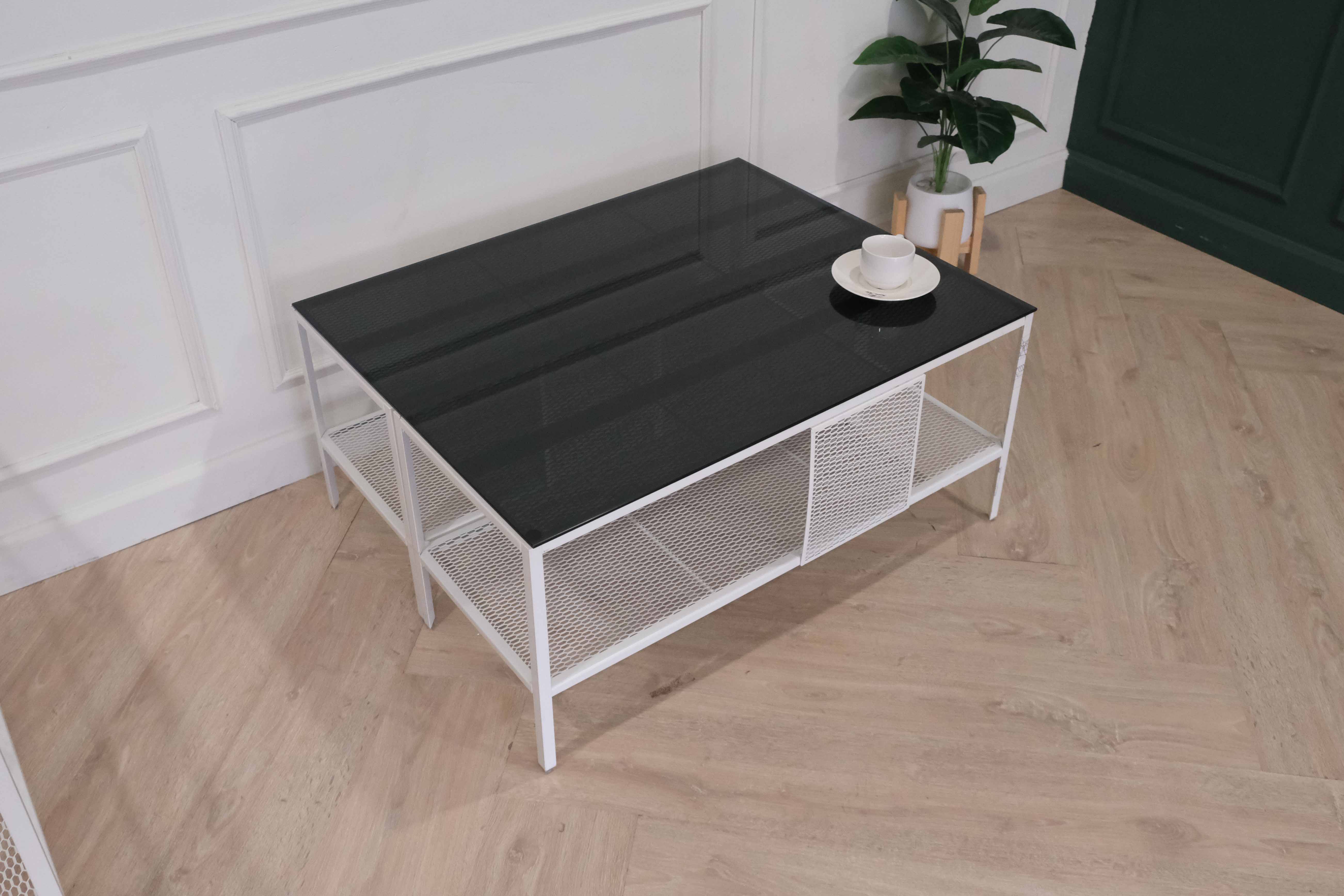 โต๊ะกลางกระจก โต๊ะกลางนั่งพื้น โครงเหล็ก มีชั้นวางของใต้โต๊ะ (1)