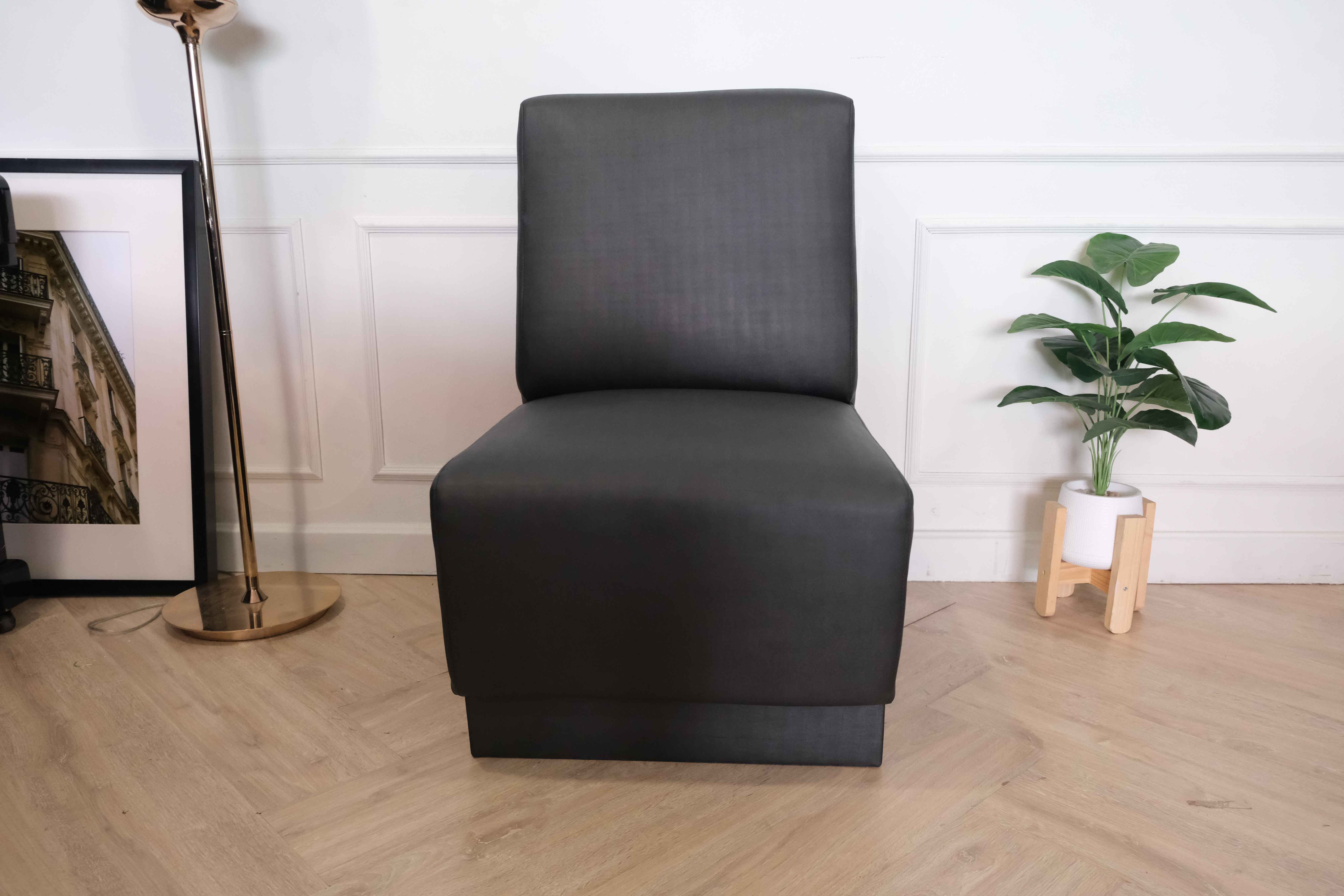 โซฟา 1ที่นั่ง หุ้มหนังไหม เงาสวย โครงไม้ สีดำ (1)