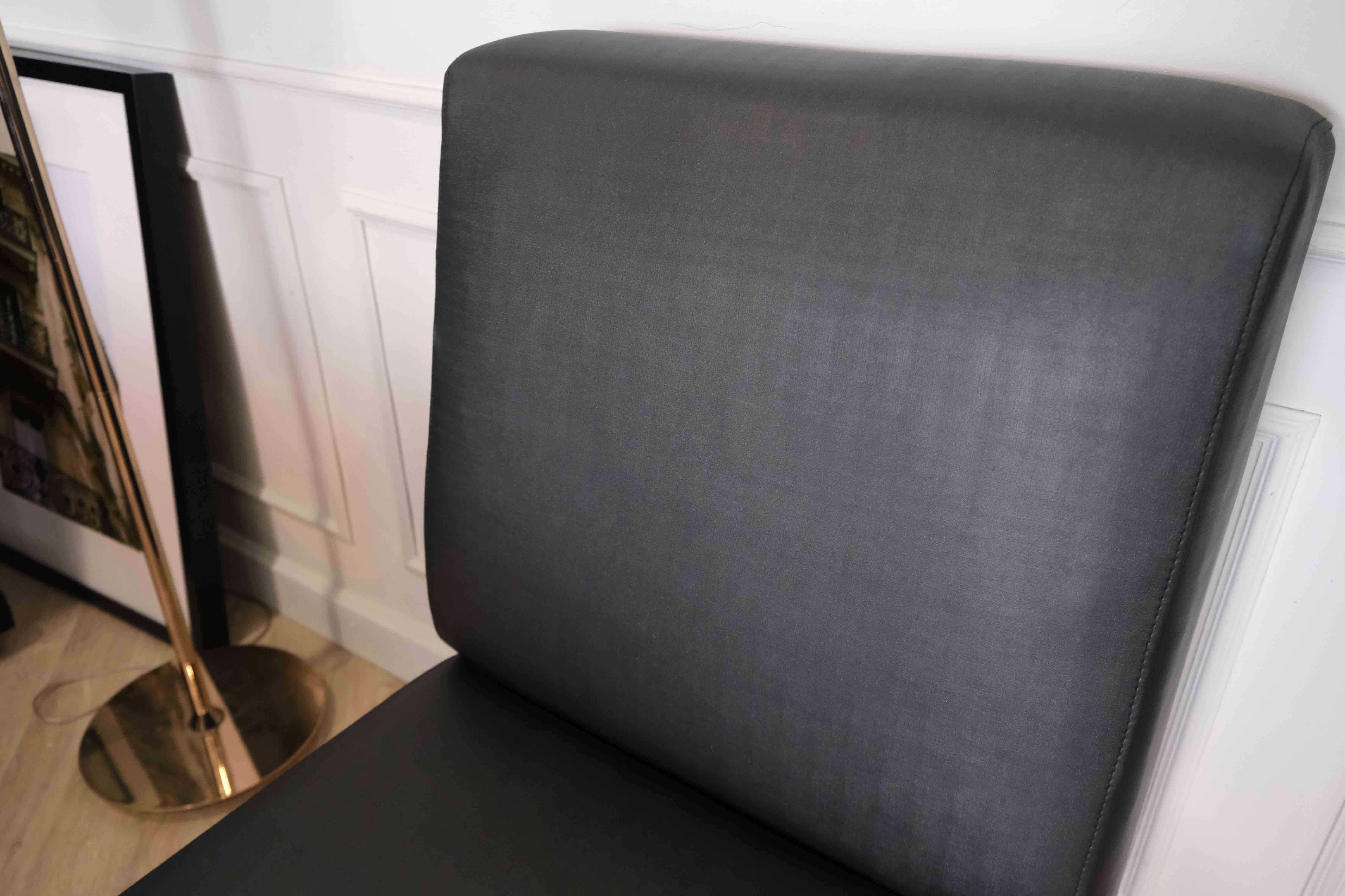 โซฟา 1ที่นั่ง หุ้มหนังไหม เงาสวย โครงไม้ สีดำ (1)