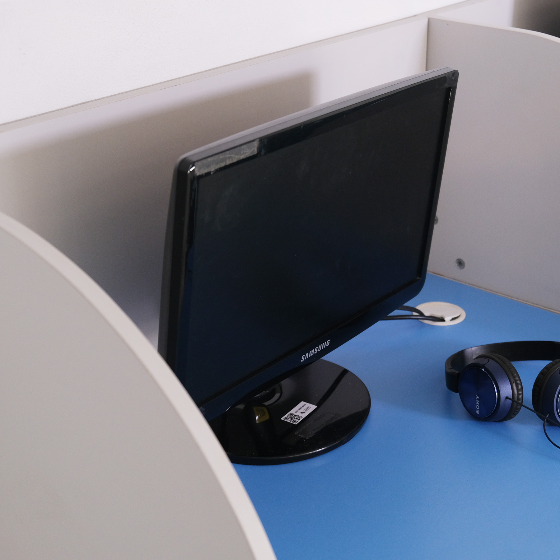 หน้าจอคอมพิวเตอร์ samsung 18.5" Wide Screen LCD Monitor S19A10N ใช้งานได้ปกติ (1)