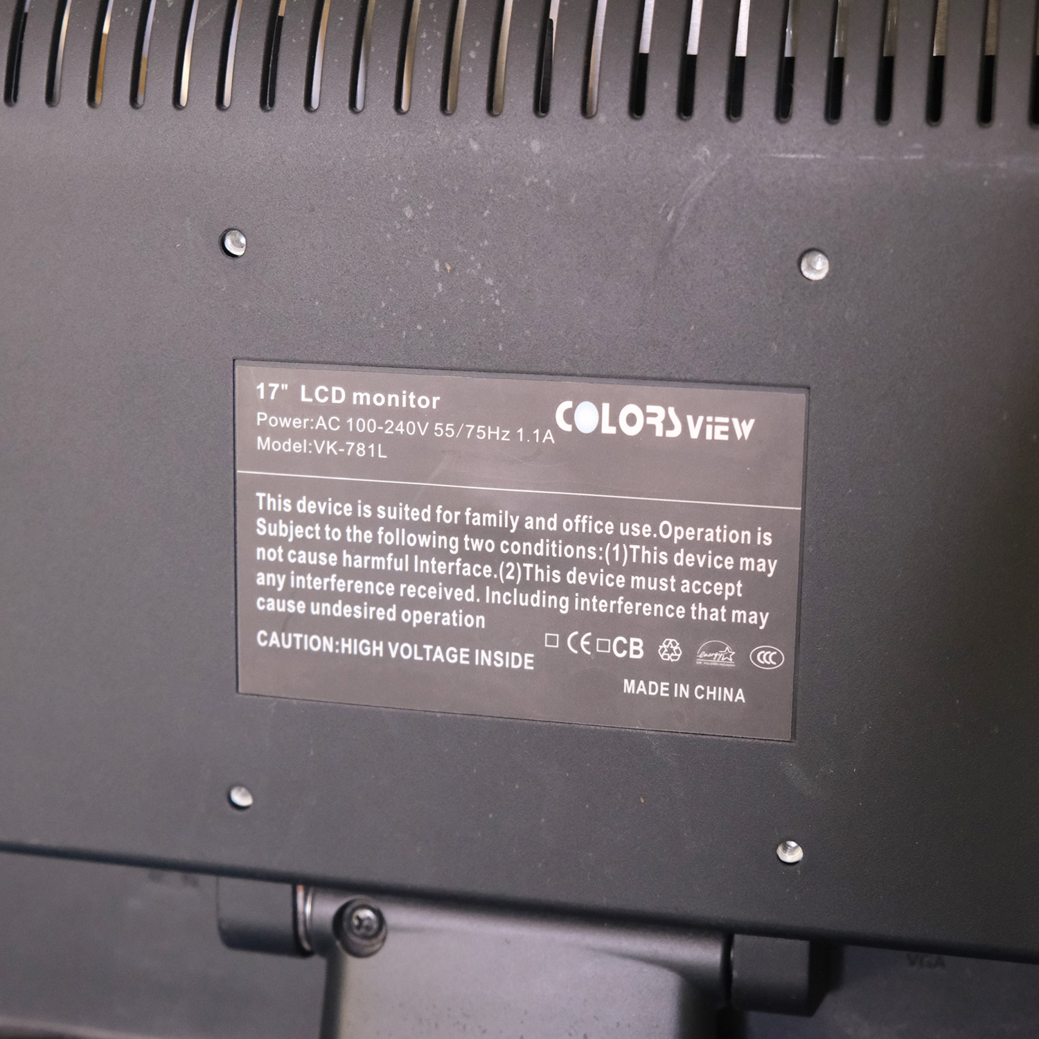 หน้าจอคอมพิวเตอร์  colors 17" รุ่น vk-781l ใช้งานได้ปกติ (1)