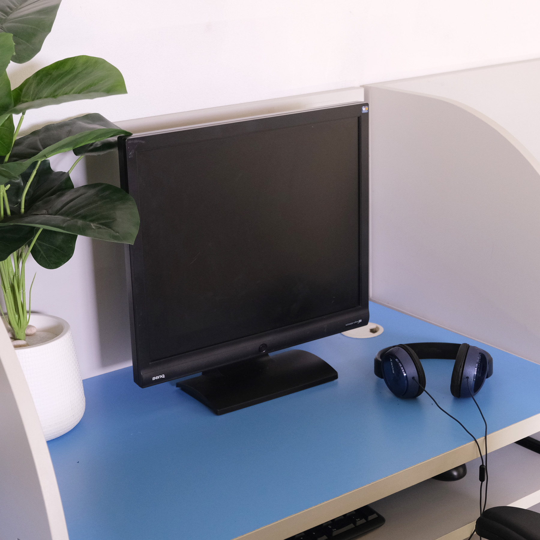หน้าจอคอมพิวเตอร์ BenQ 17.5นิ้ว รุ่น ET-0005-B ใช้งานได้ปกติ (3)