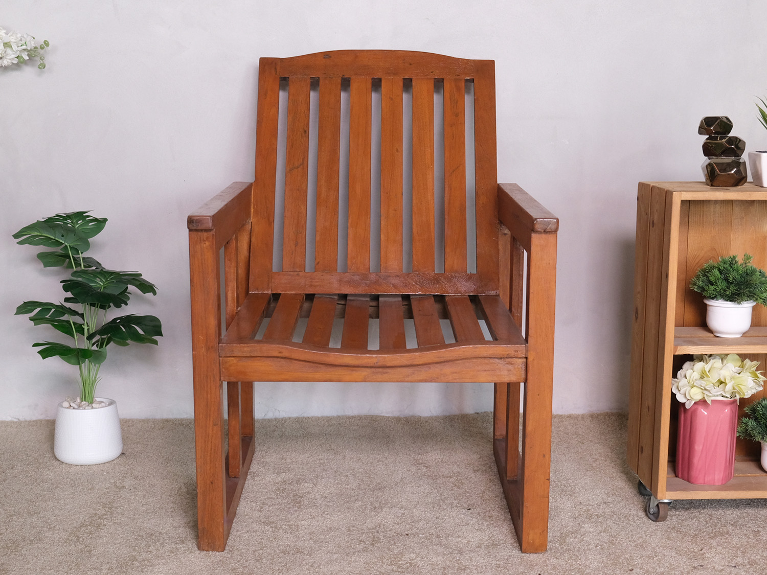 เก้าอี้อาร์มแชร์ไม้สัก สีน้ำตาล ดีไซน์สวย (1)_DAM1QVNYYG
