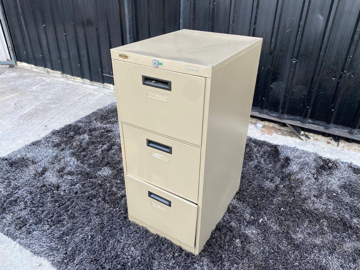 钢制文件柜，带 3 个抽屉，Lucky 品牌