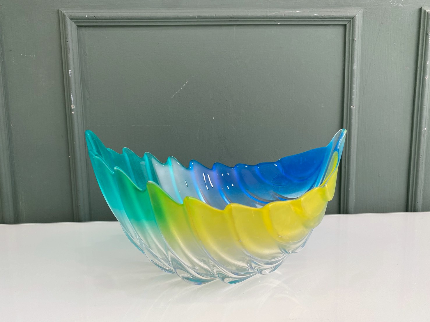 ชามแก้ว ทรงใบไม้พร้อมขอบหยักไล่สี แบรนด์ Walther Glass รุ่น Leaf Shaped Bowl (1)