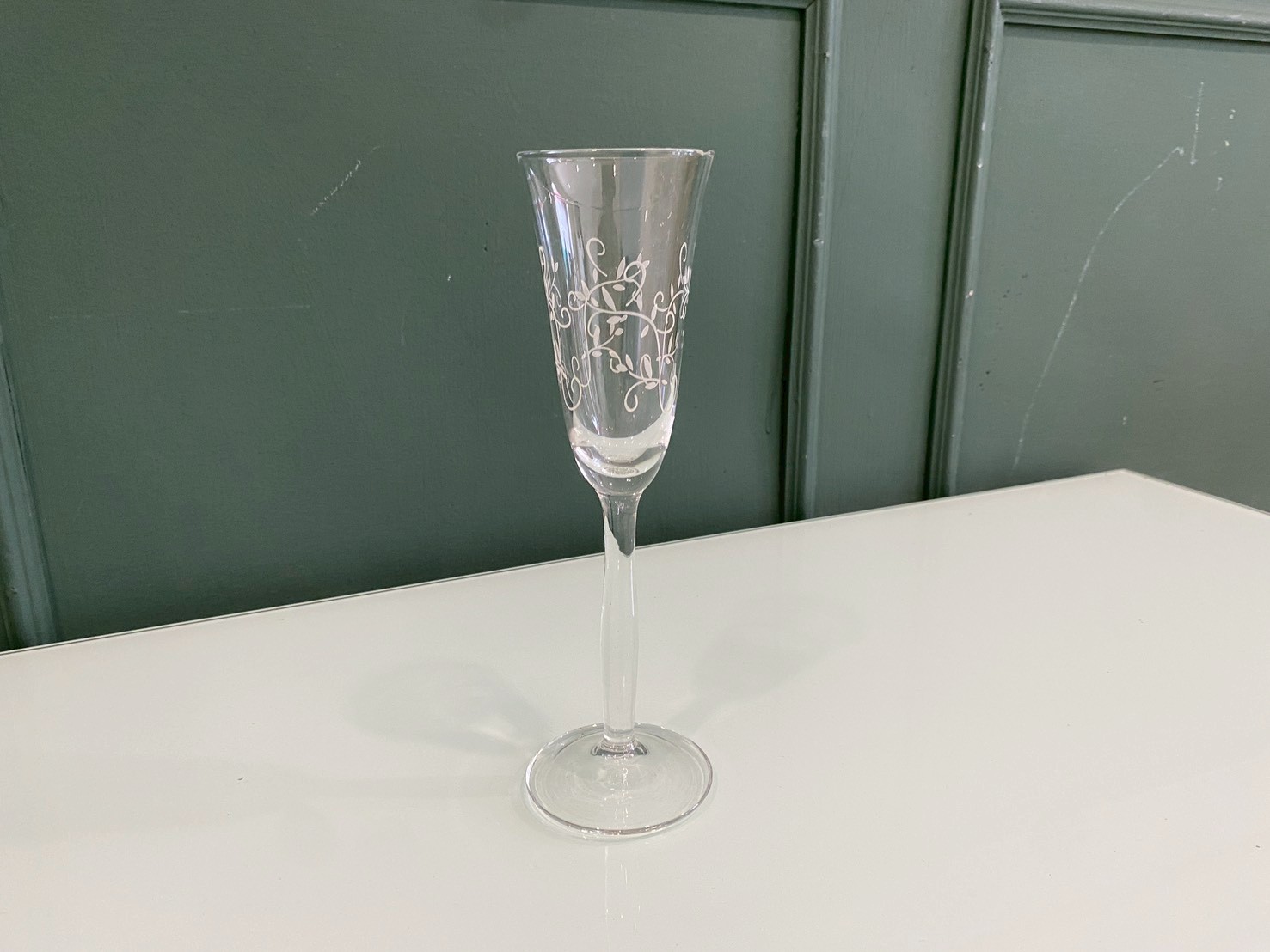 แก้วแชมเปญทรงฟรุต ลายเถาวัลย์รอบแก้ว แบรนด์ Source Perrier Collection รุ่น Nesting (1)
