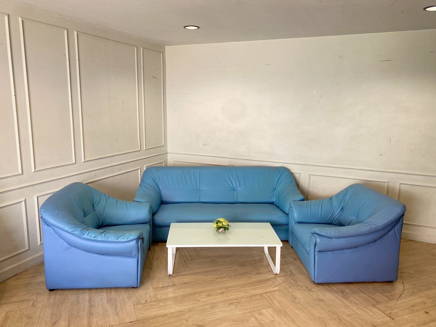 ชุดโซฟา 1+1+3 ที่นั่ง เบาะหนัง สีฟ้า  (1)