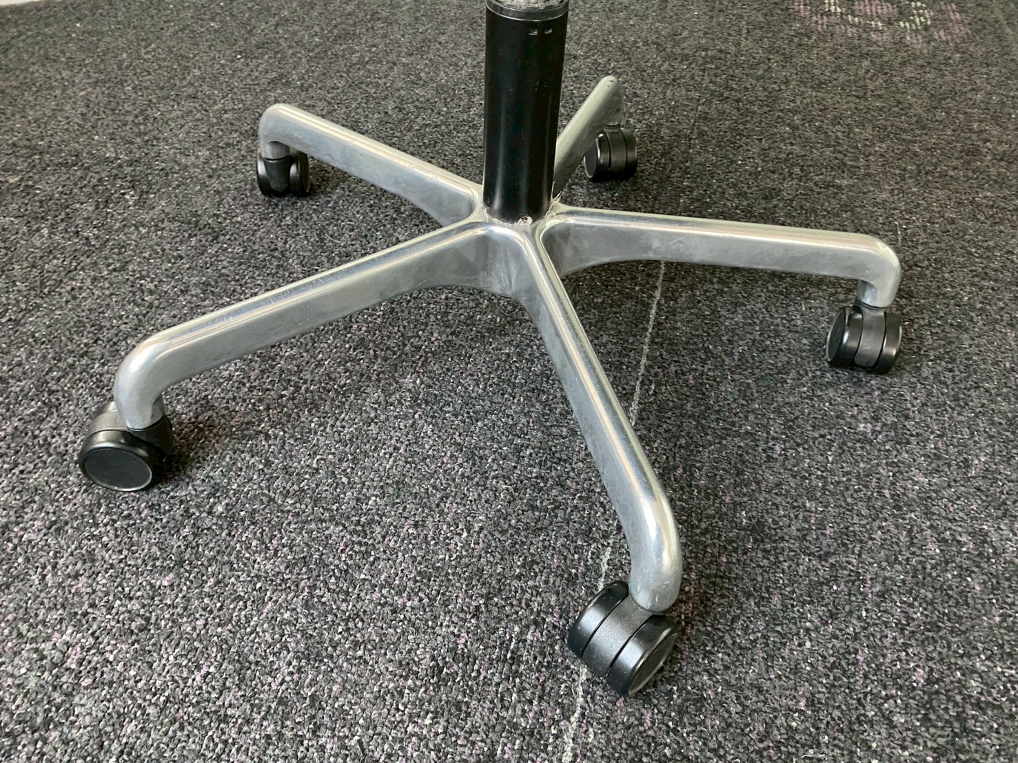 เก้าอี้สำนักงาน ขาเหล็ก ท้าวแขนเหล็ก เบาะผ้า พนักพิงตาข่าย ยี่ห้อ perfect (78)