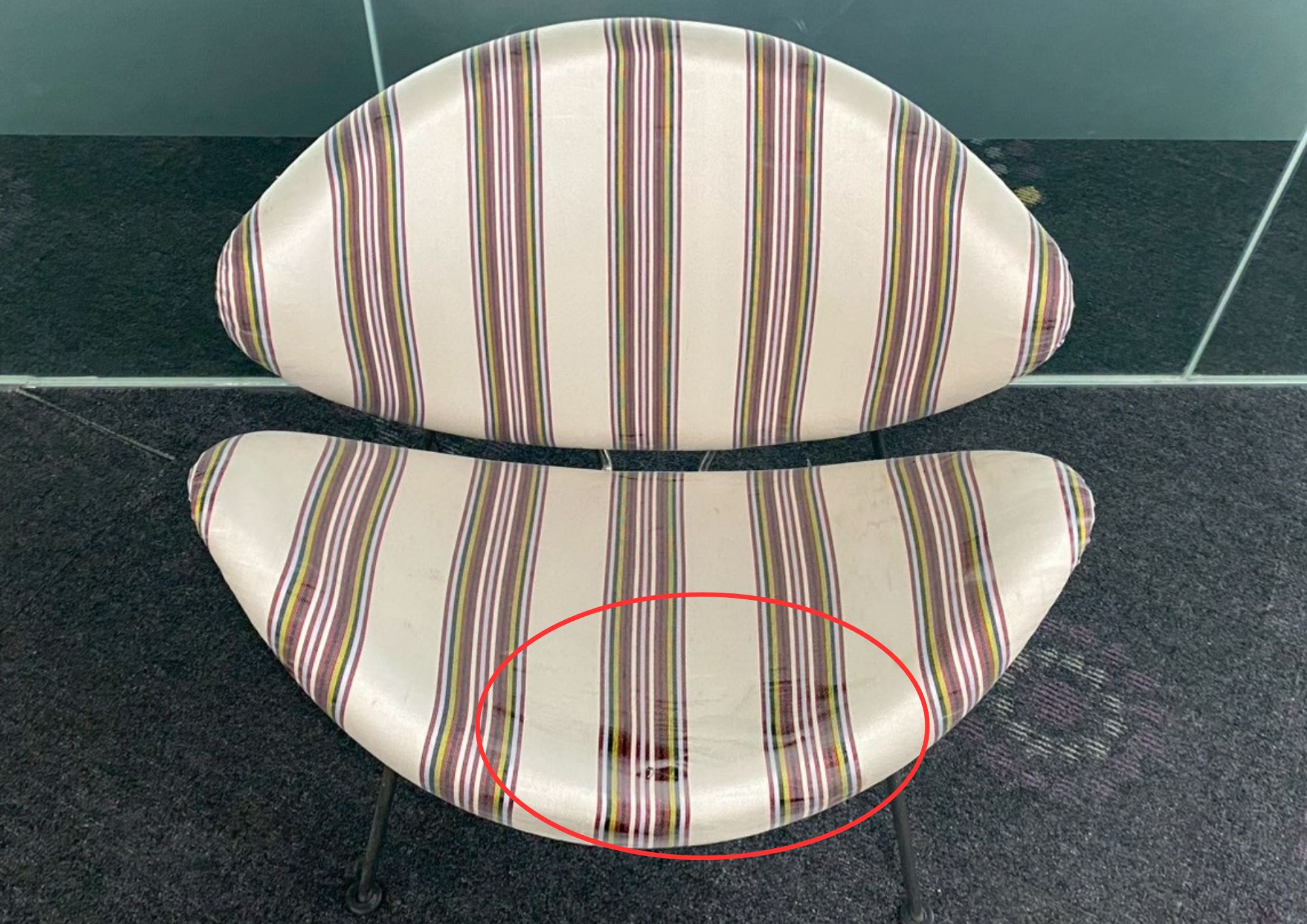 เก้าอี้รับเเขก ขาเหล็ก เบาะผ้า สีครีม (4)