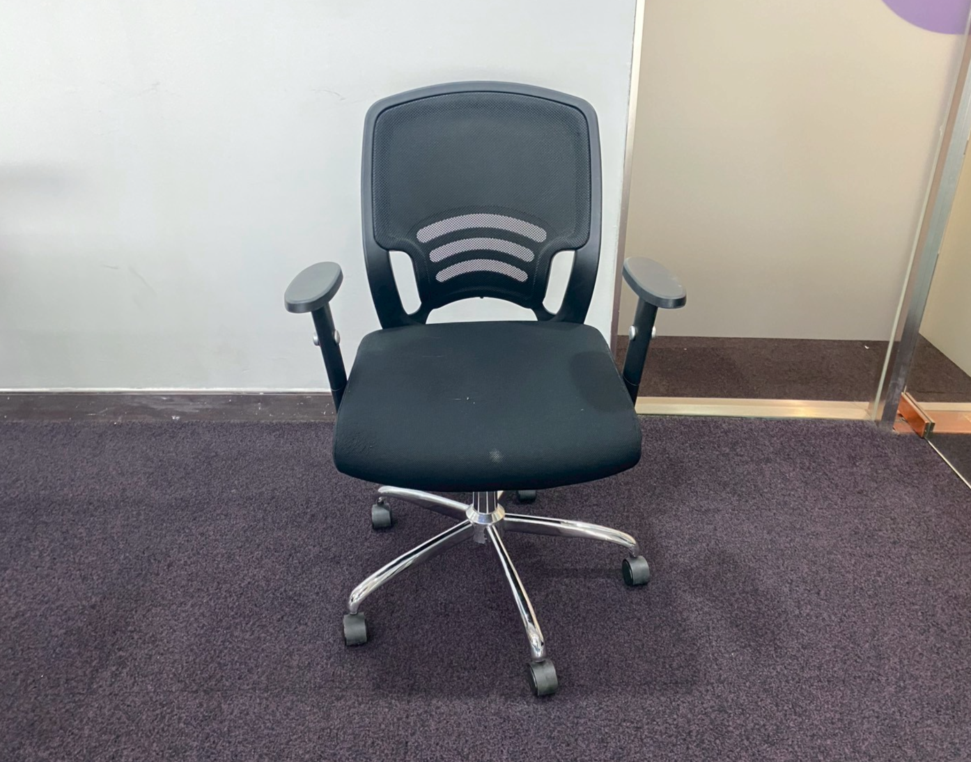 เก้าอี้สำนักงาน ขาเหล็ก เบาะผ้า พนักพิงตาข่าย สีดำ ยี่ห้อ perfect  (83)