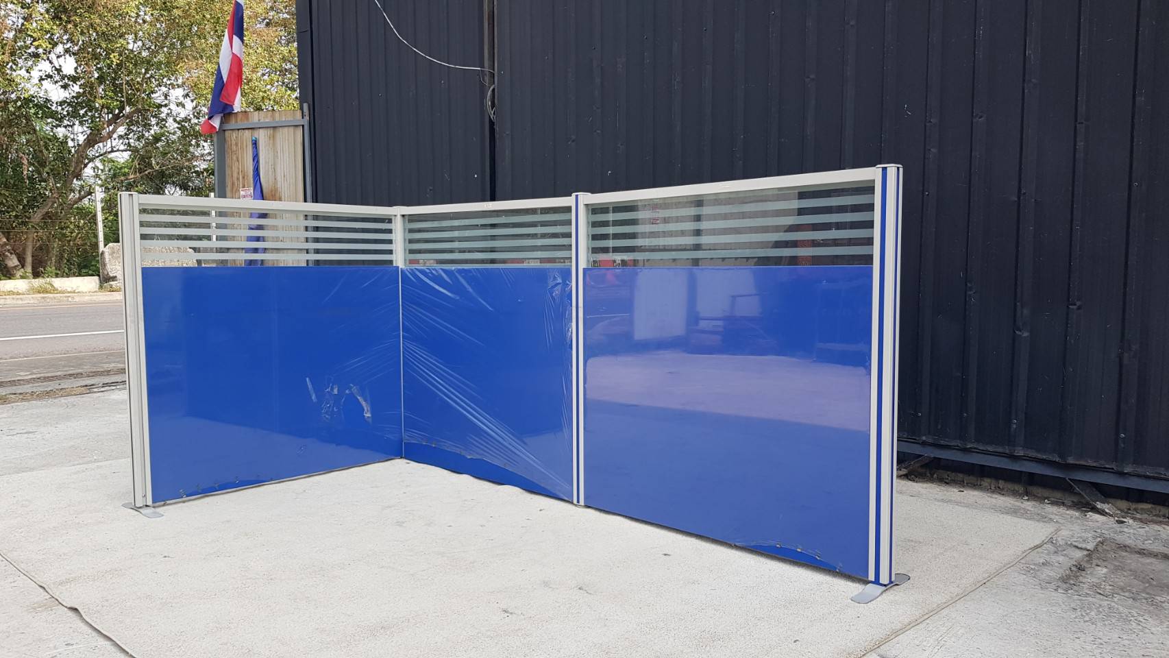 พาทิชั่นกระจกด้านบน 25 cm ทึบล่าง สีน้ำเงิน (1)