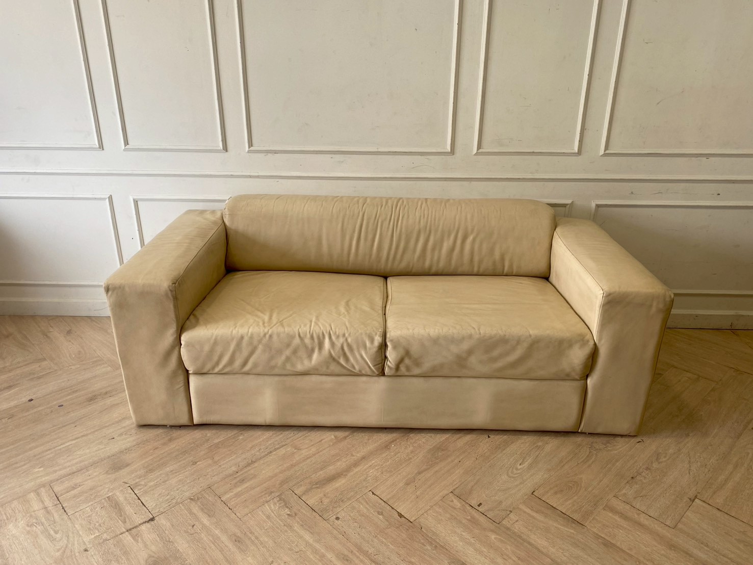 โซฟา 2 ที่นั่ง เบาะหนัง สีครีม (1)