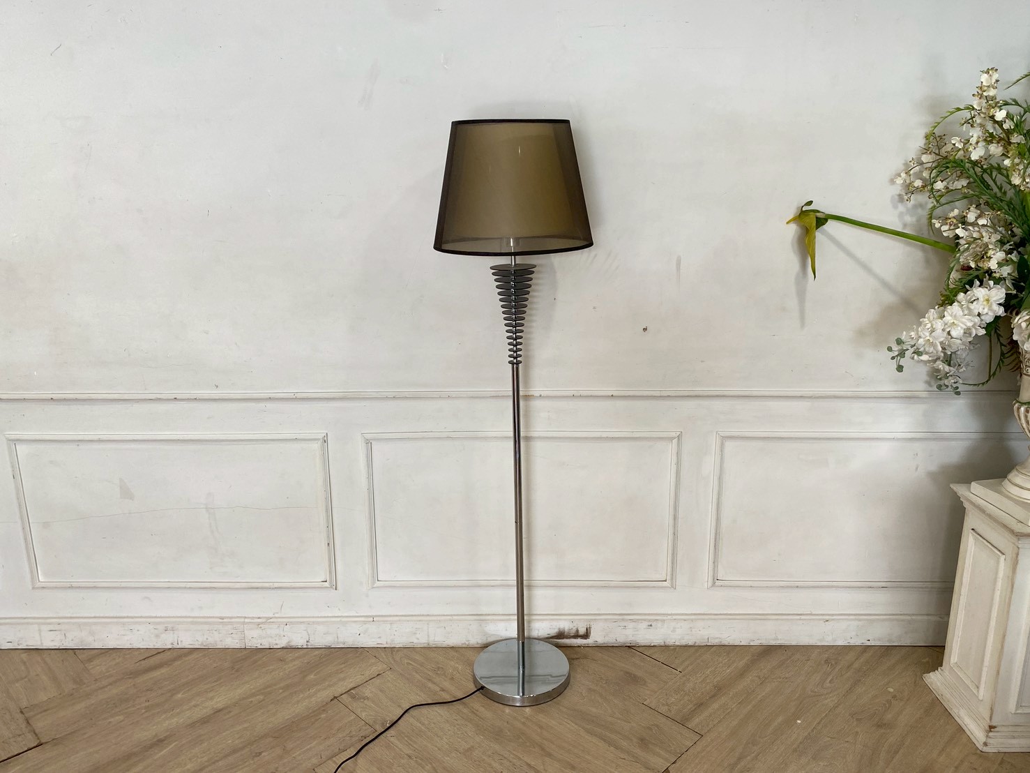 โคมไฟ ตั้งพื้น ขาเหล็ก (1)