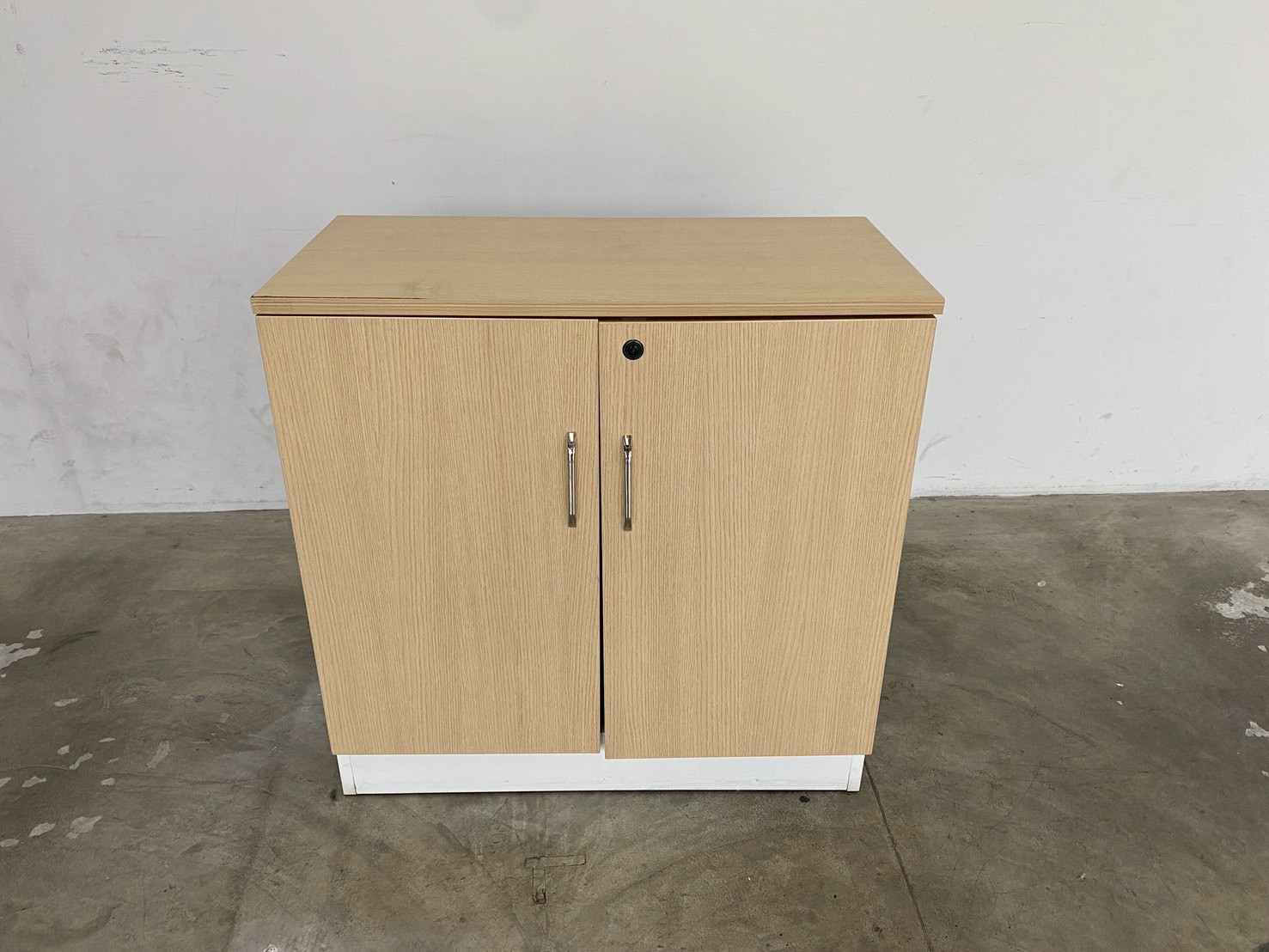 Wooden-patterned storage cabinet with 2 doors