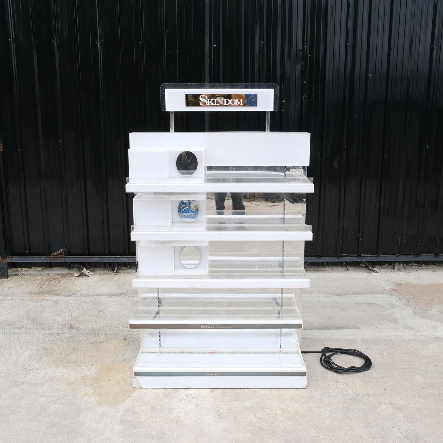 ชั้นวางสินค้า ชั้นโชว์สินค้า 5 ชั้น ชั้นปรับระดับได้ ป้ายไฟด้านบน สีขาว (ตัวใหญ่) (1)