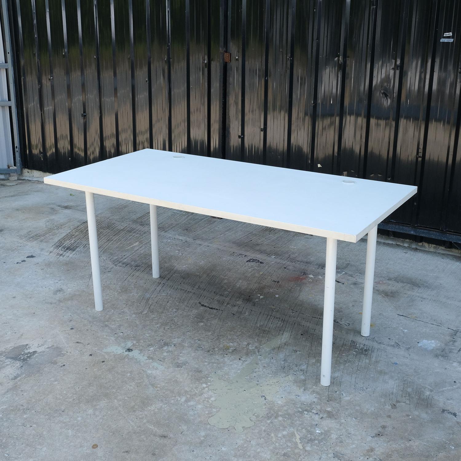 โต๊ะอเนกประสงค์ โต๊ะขาว ท็อปไม้ ขาเหล็กสีขาว (1)