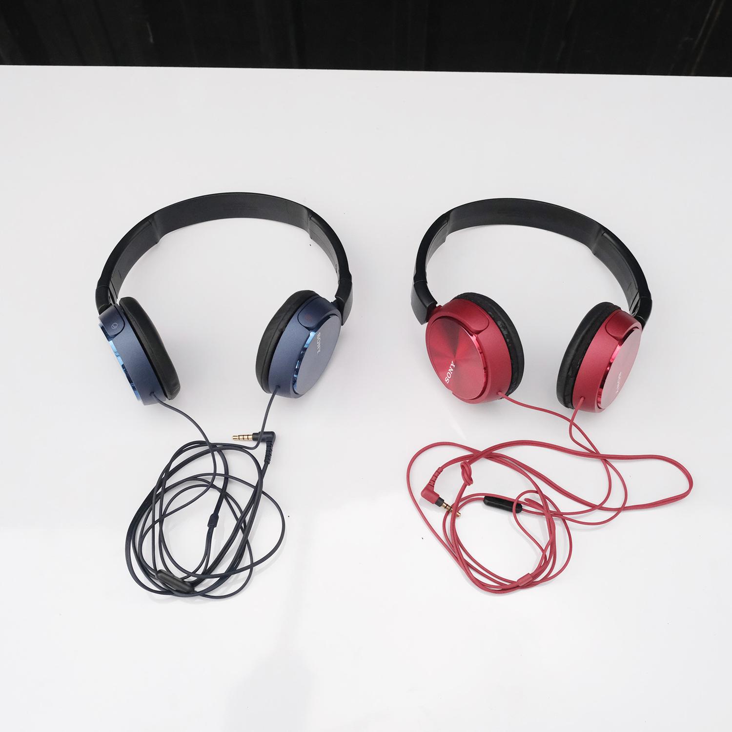 หูฟังคาดศรีษะ แบรนด์ Sony รุ่น MDR ZX310AP Series Balanced Sound Headphone With Mic - Blue & red(118)