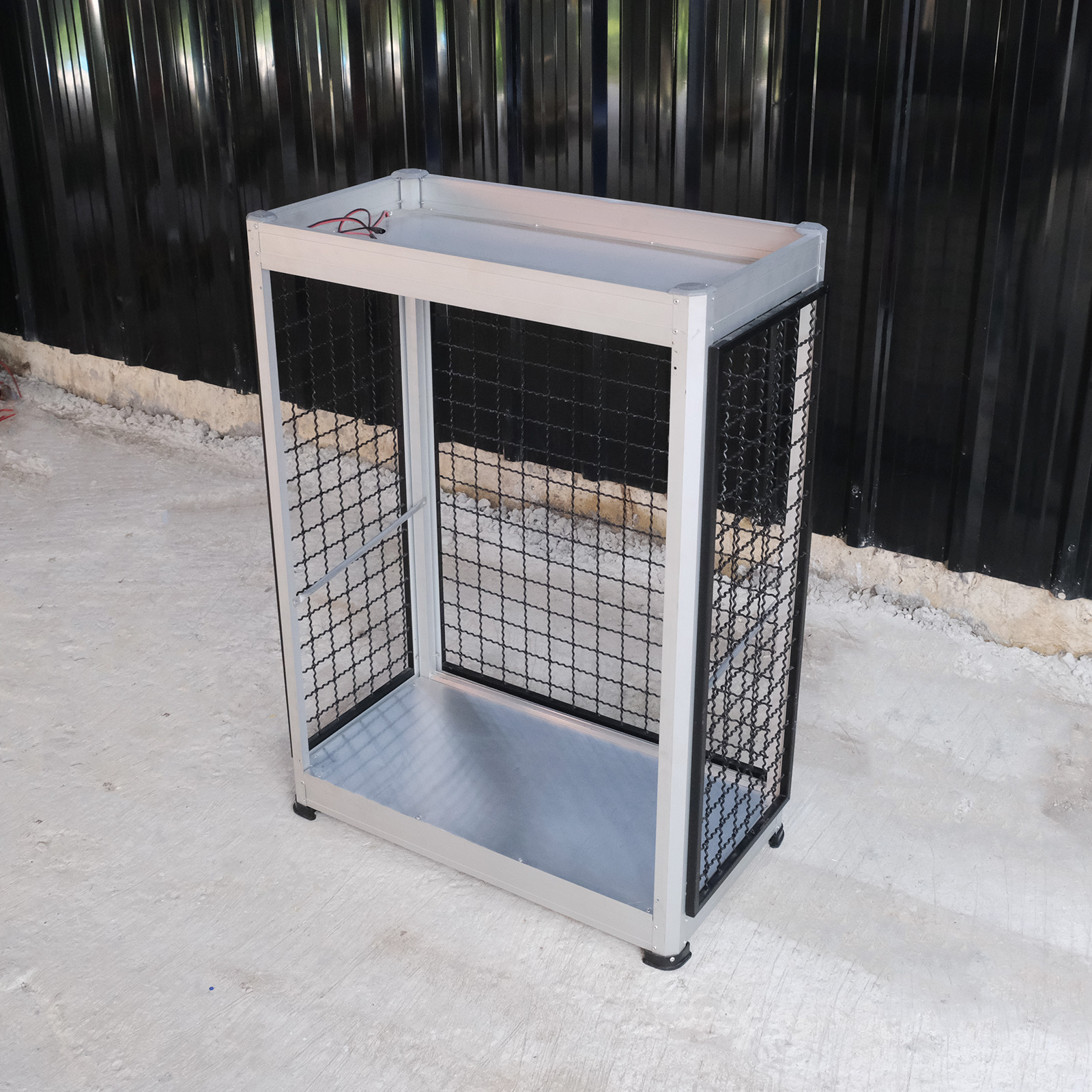 ที่ใส่ของ ชั้นใส่ของ ตู้ใส่ของ ผนังตาข่ายเหล็ก 3 ด้าน (เทา-ดำ) (1)