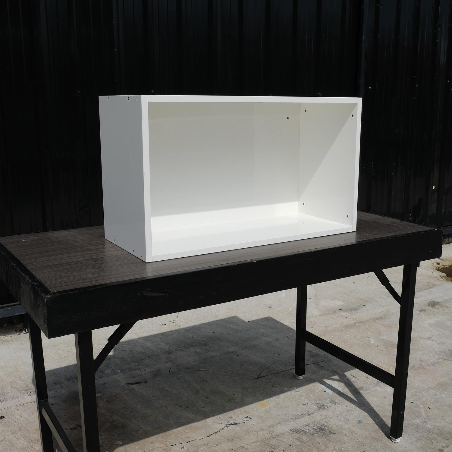 ชั้นวางสินค้า แท่นวางสินค้า โครงไม้สีขาวไฮกรอส