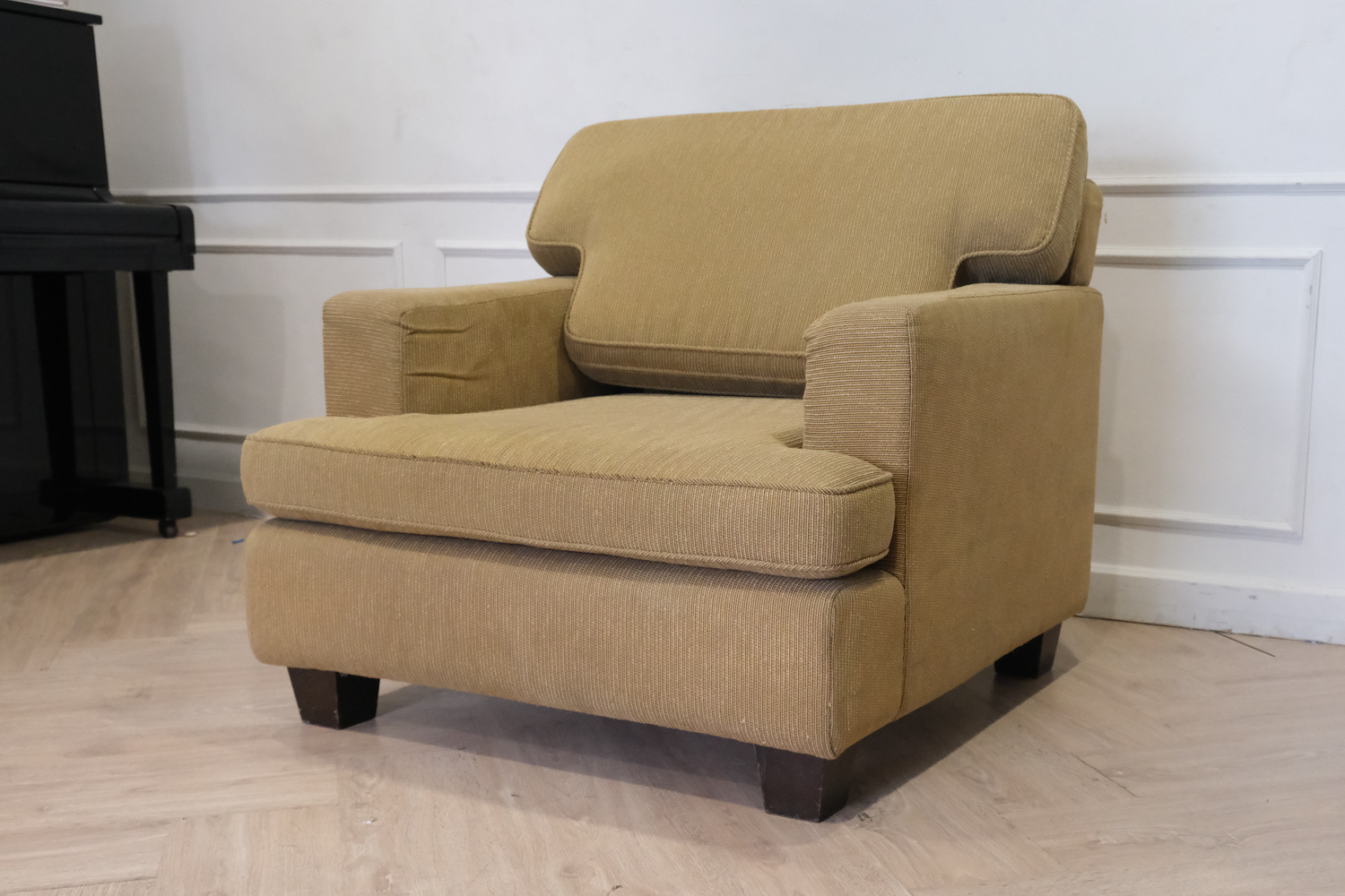 โซฟา 1 ที่นั่ง เบาะผ้าสีเหลืองอมเขียว เก้าอี้อาร์มแชร์ งานเกรดโรงแรม (1)