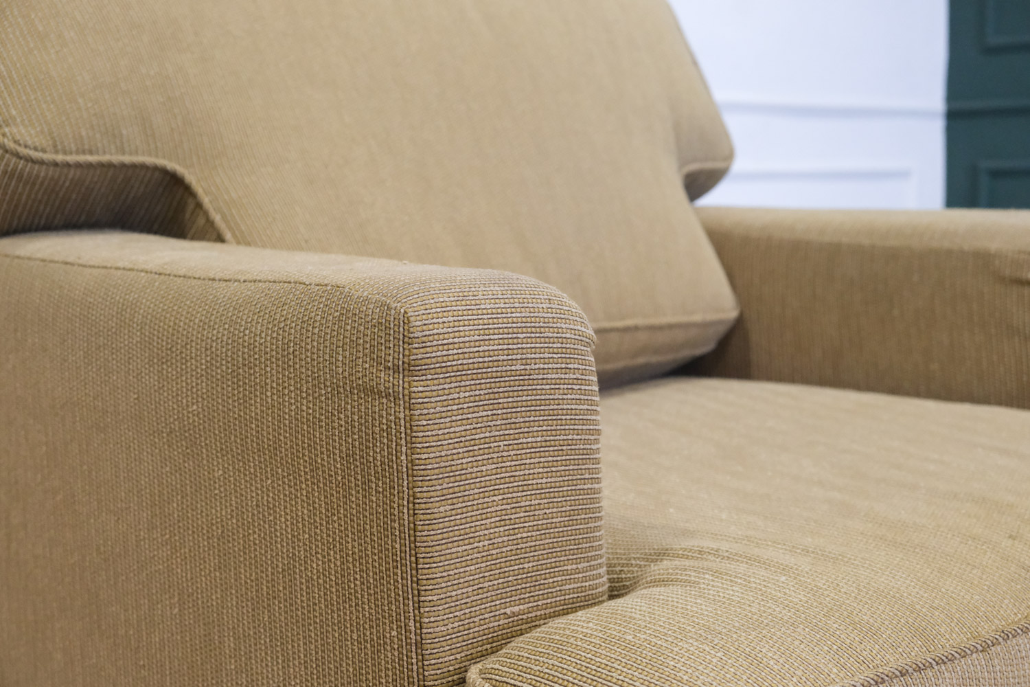 โซฟา 1 ที่นั่ง เบาะผ้าสีเหลืองอมเขียว เก้าอี้อาร์มแชร์ งานเกรดโรงแรม (1)