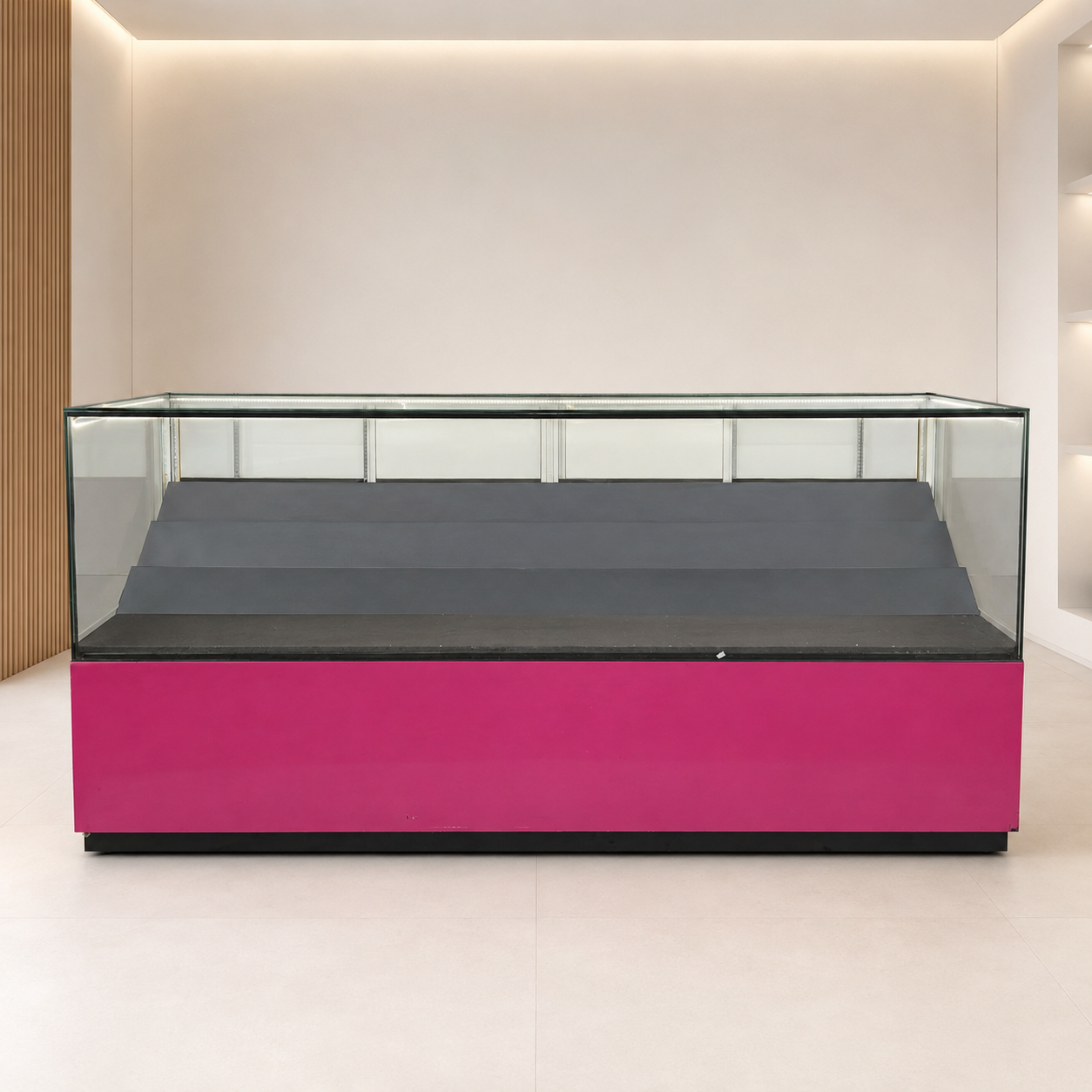 เคาน์เตอร์โชว์กระจก LED  230 ซม. ฐานสีชมพู–ดำ พร้อมชั้นสเต็ป (1)