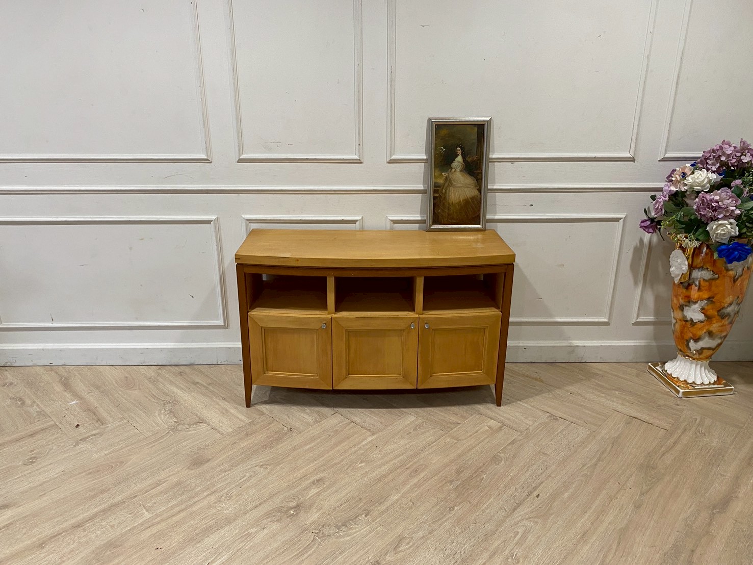 ตู้วางทีวี ตู้โครงไม้สัก 3 บานเปิด 3 ช่อง 100 cm  (1)