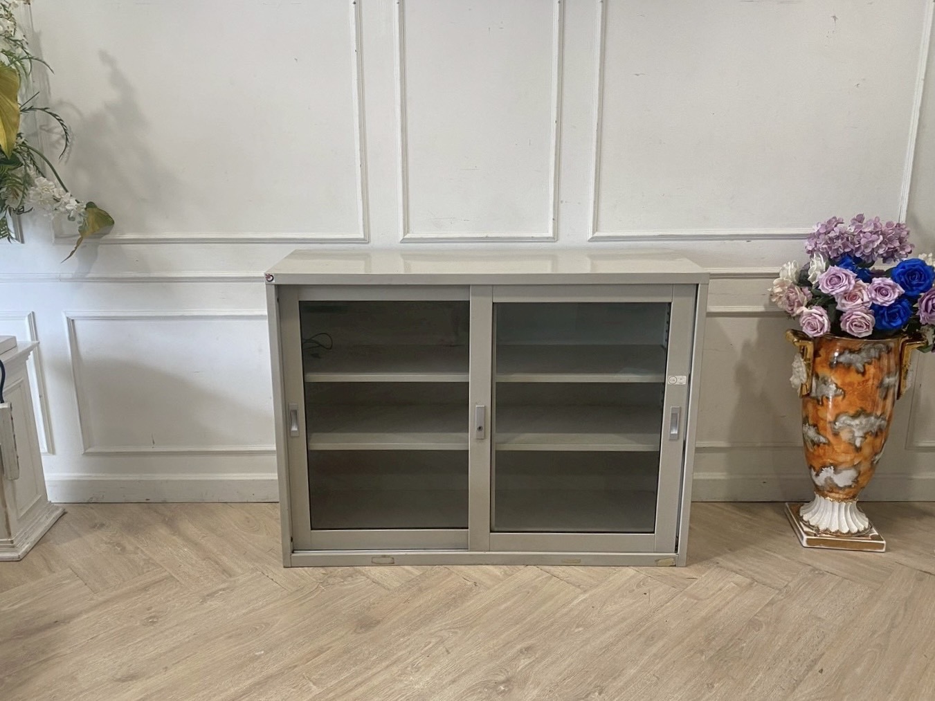 双门滑动文件柜，钢架，灰色