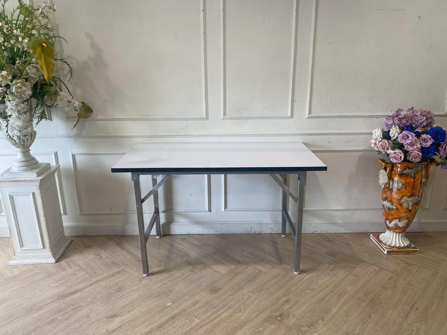 โต๊ะขาพับ หน้าขาว สูง 73 cm  (1)