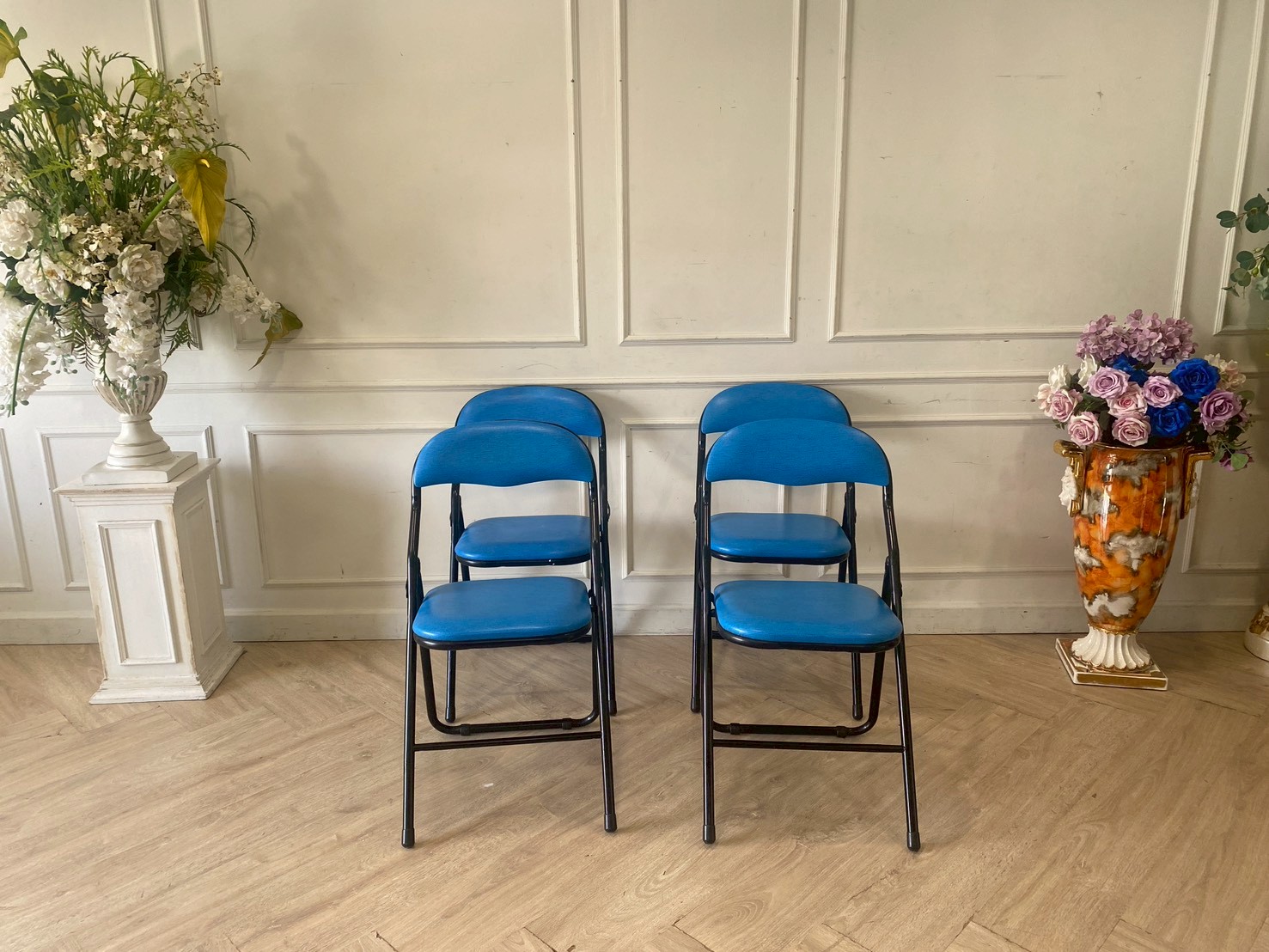 เก้าอี้พับ เบาะหนัง สีฟ้า (1)