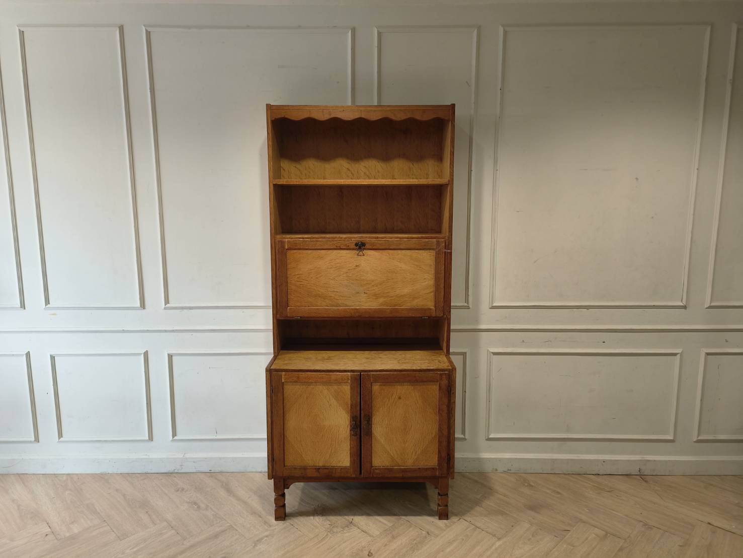 Modern Wooden Storage Cabinet with 2 Closed Compartments and 2 Open Shelves