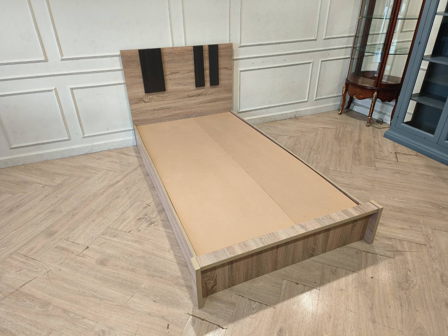 3.5 ft Minimalist Plywood Bed Frame in Oak Finish