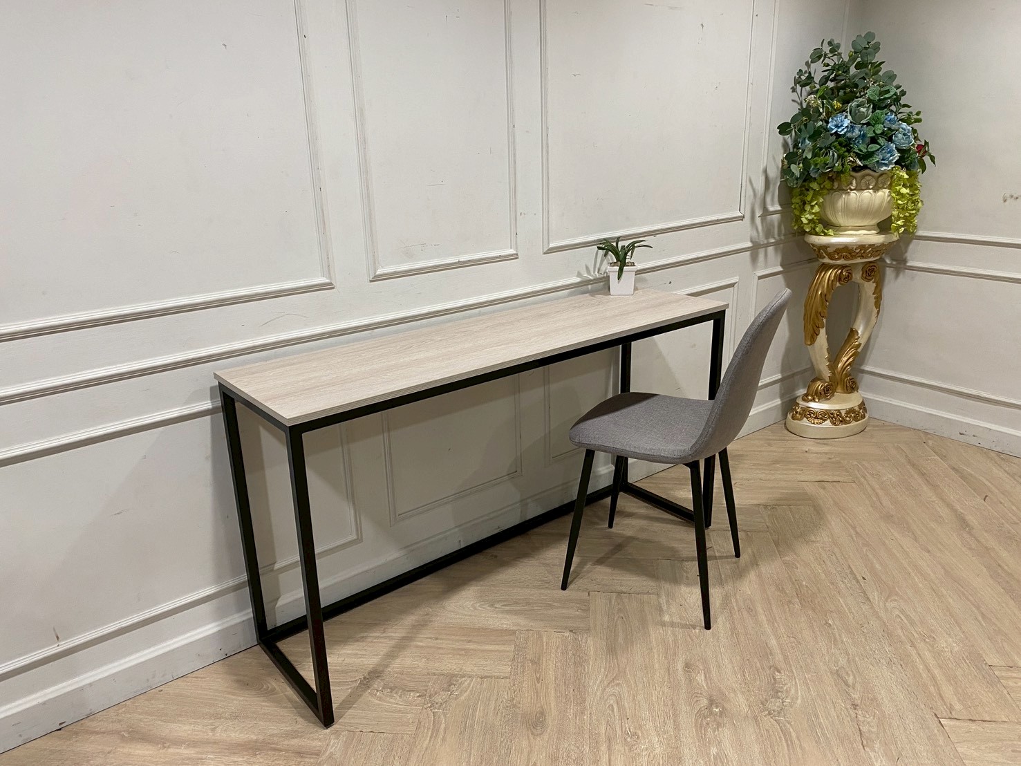 ชุดโต๊ะทำงาน ขาเหล็กสีดำ ท็อปไม้สีครีม (1)