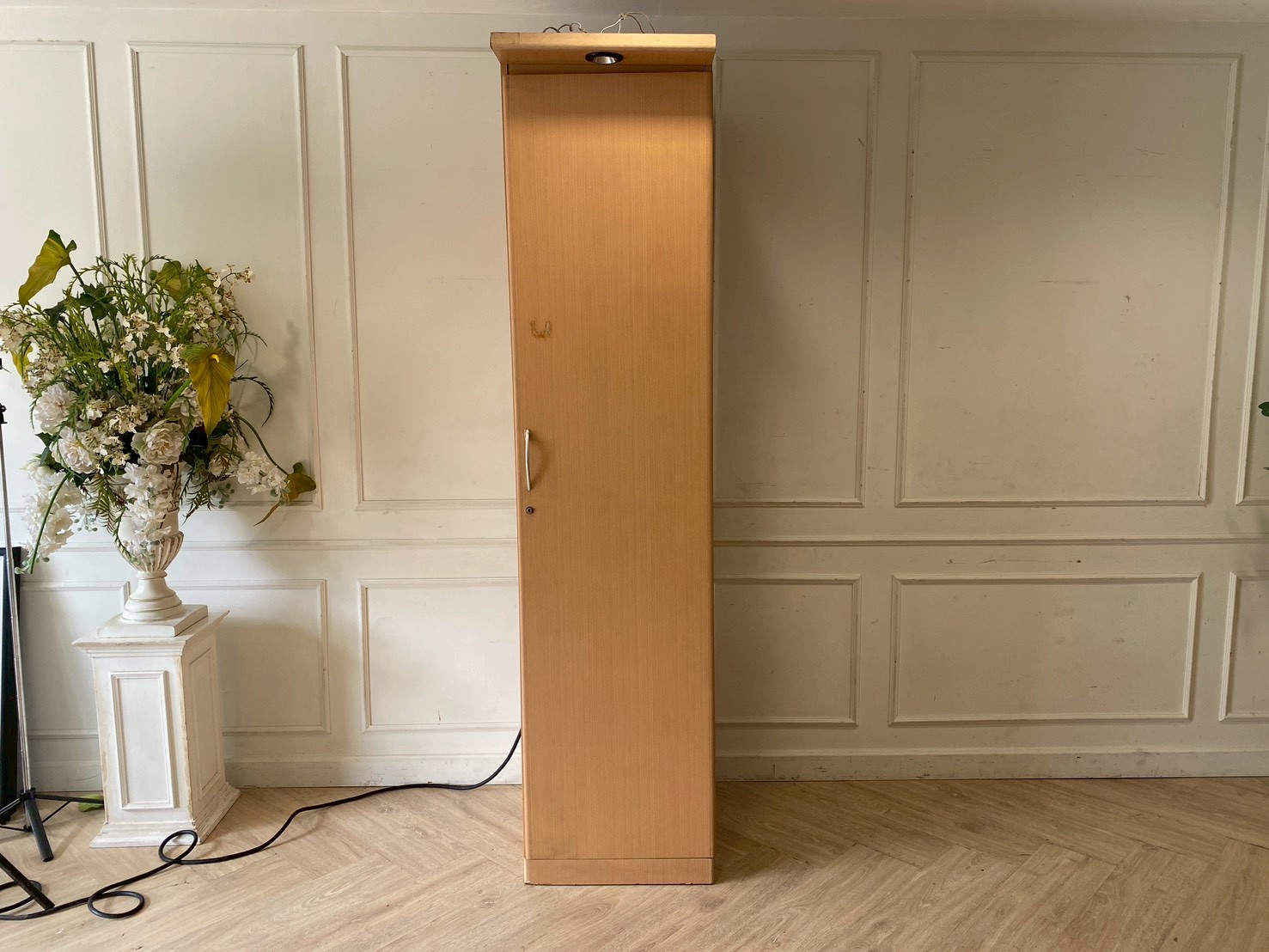 ตู้ไม้ สีครีม 1 บานเปิด (1)