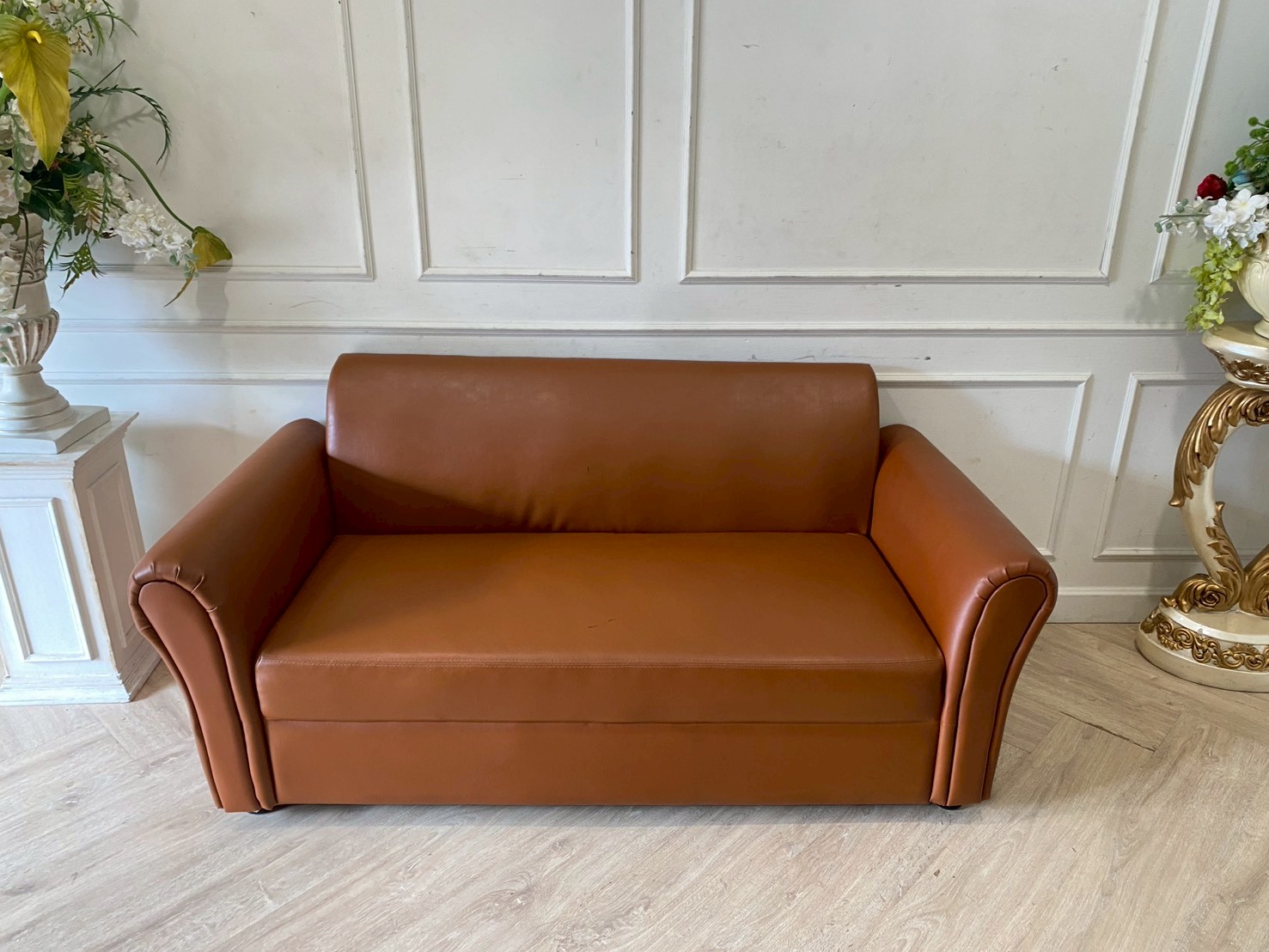 โซฟา 2 ที่นั่ง เบาะหนัง สีน้ำตาล  (1)