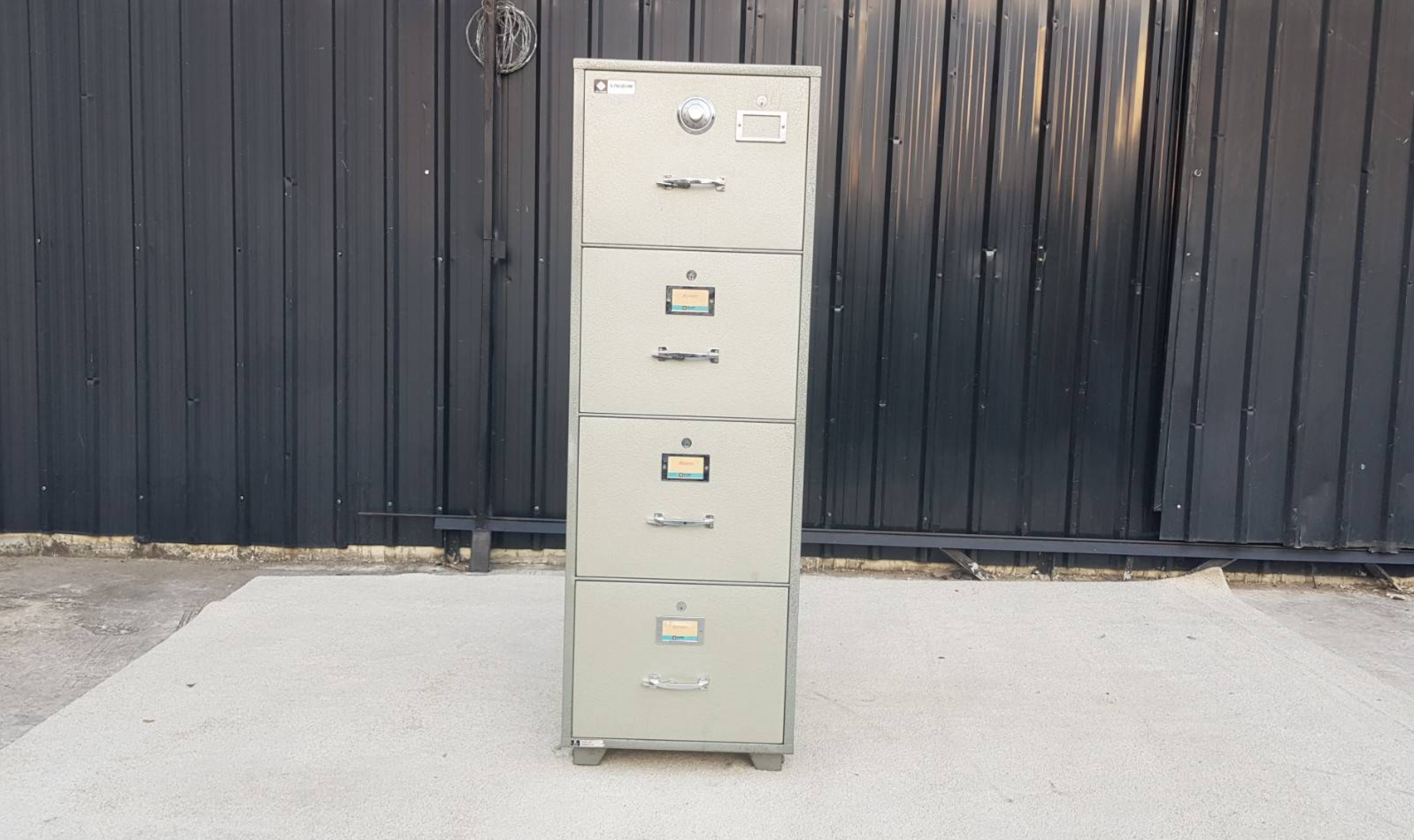 ตู้เซฟ 4 ลิ้นชัก ยี่ห้อ Kingdom รุ่น SA-704 (1)