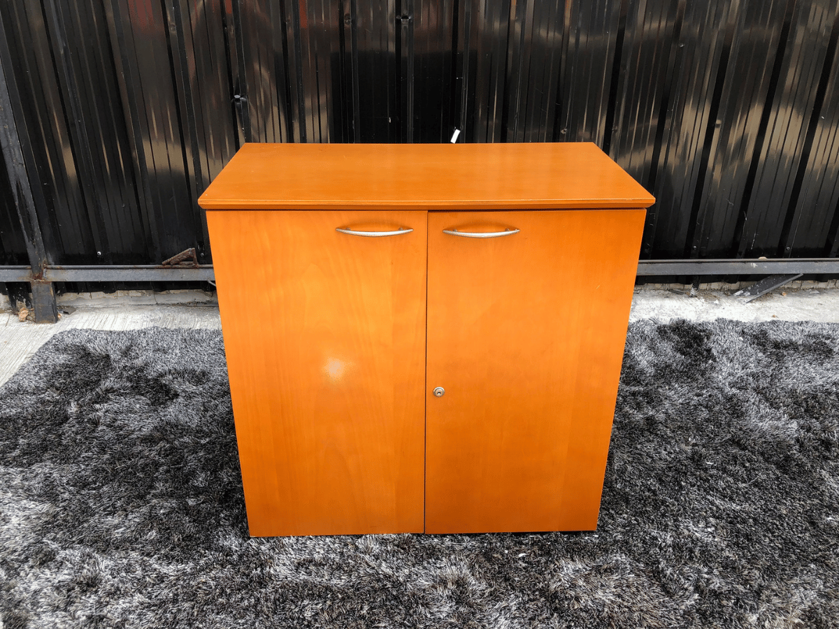 ตู้เอกสาร 2 บานเปิด สีเทาท็อปหน้าไม้ (1)