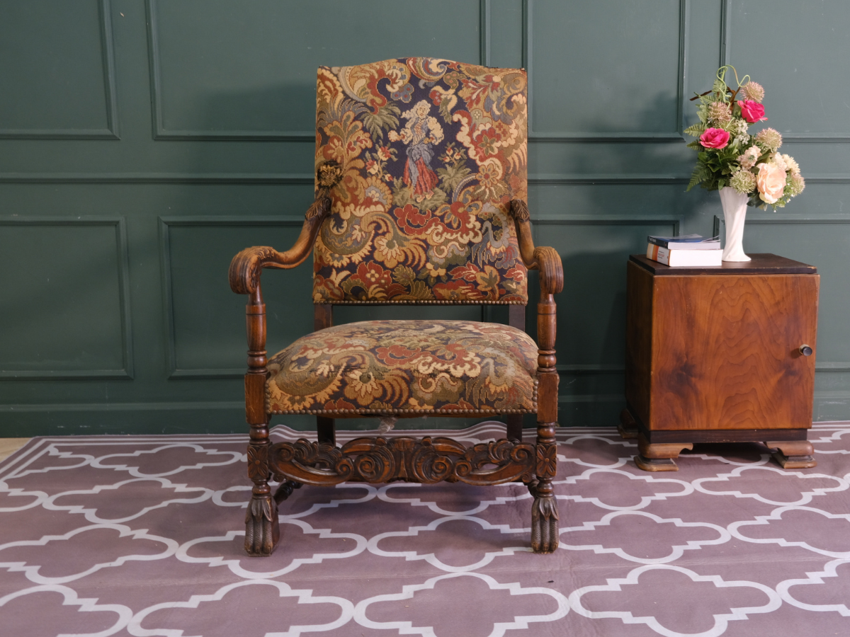 เก้าอี้แกะสลัก สไตล์หลุยส์ เบาะผ้าลายดอกไม้ผู้หญิง งานยุโรปมาจากเยอรมนี(1)