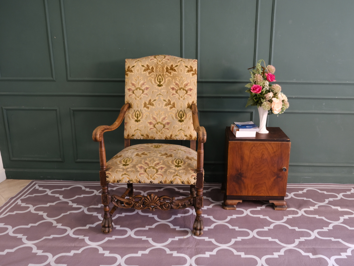 เก้าอี้แกะสลัก เบาะผ้าลายดอกไม้ สีครีม งานยุโรปมาจากเยอรมนี(1)