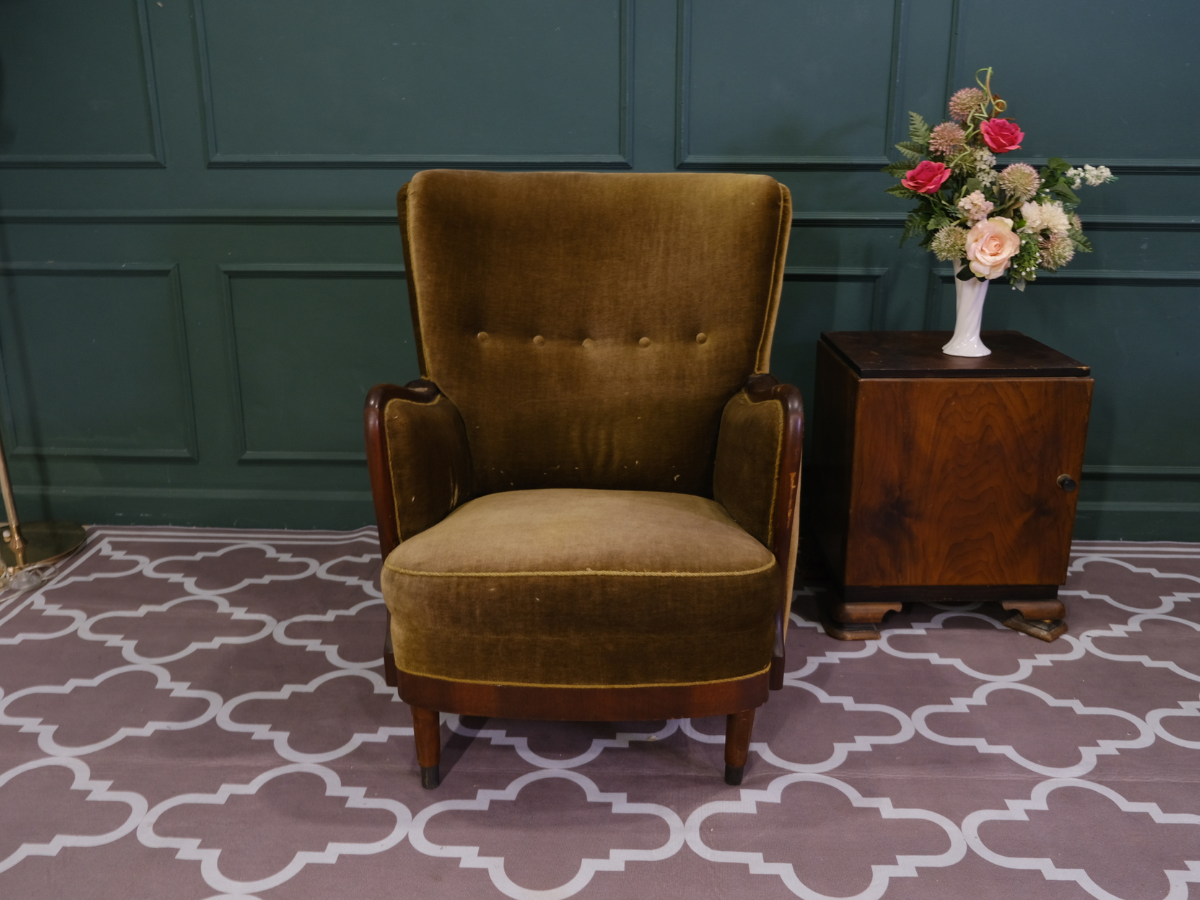 เก้าอี้พักผ่อนพนักสูงดึงหมุด เบาะผ้า สีเขียวขี้ม้า งานยุโรปมาจากเยอรมนี(1)