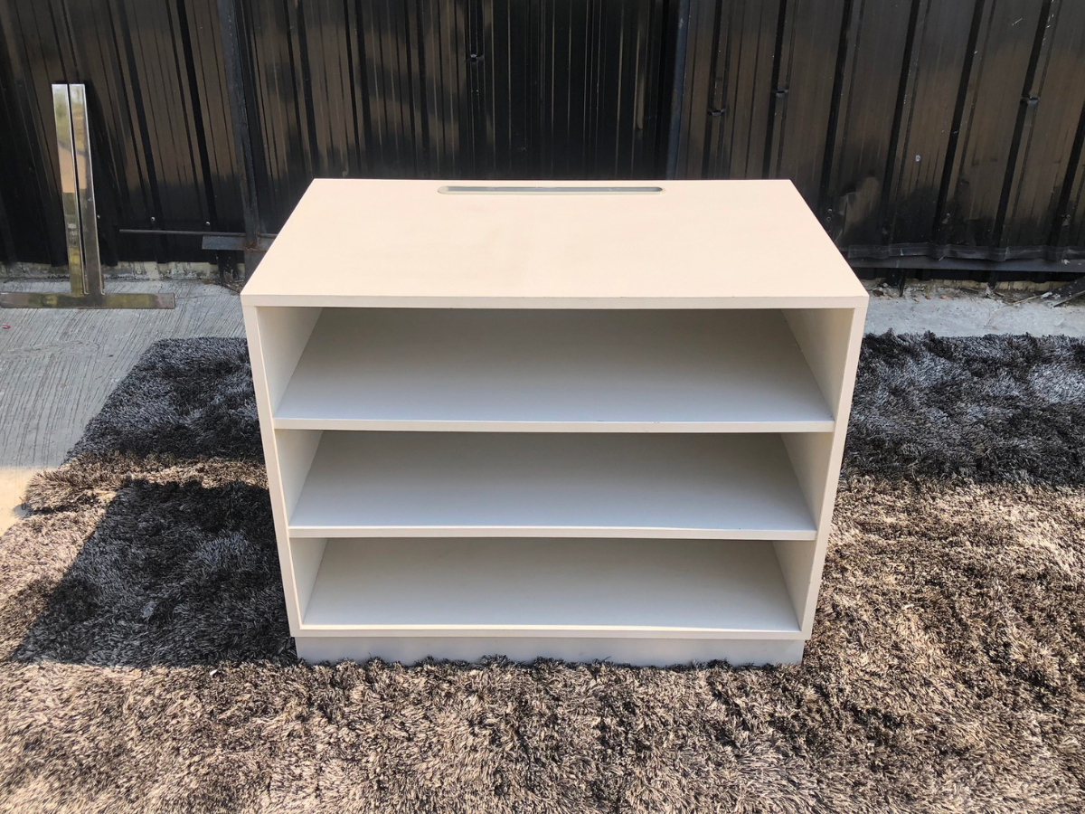 ชั้นวางเอกสาร 3 ชั้นวาง โครงไม้ สีเทาอ่อน (3)